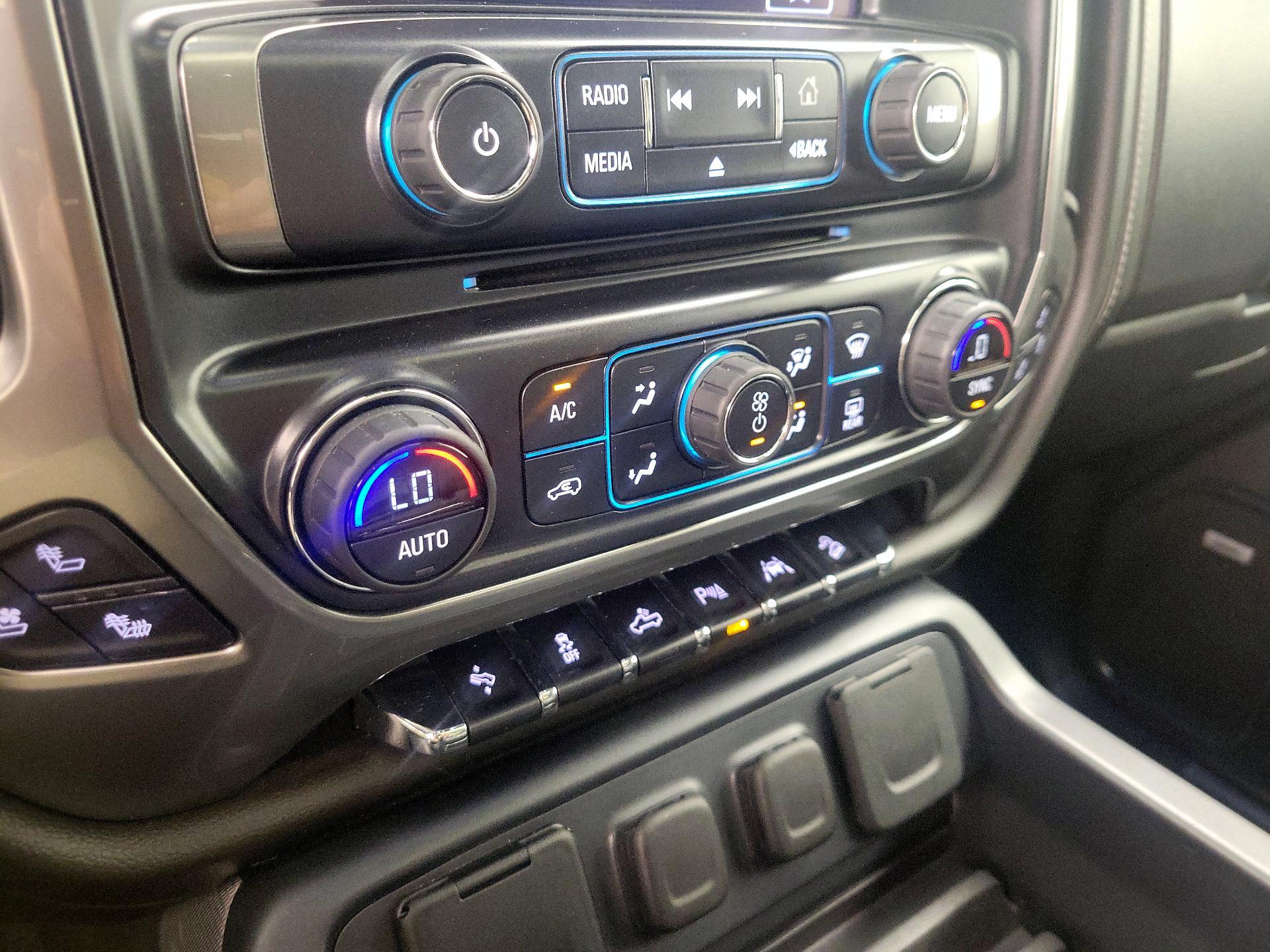 Thumbnail: 2016 Chevrolet Silverado 1500 - 17
