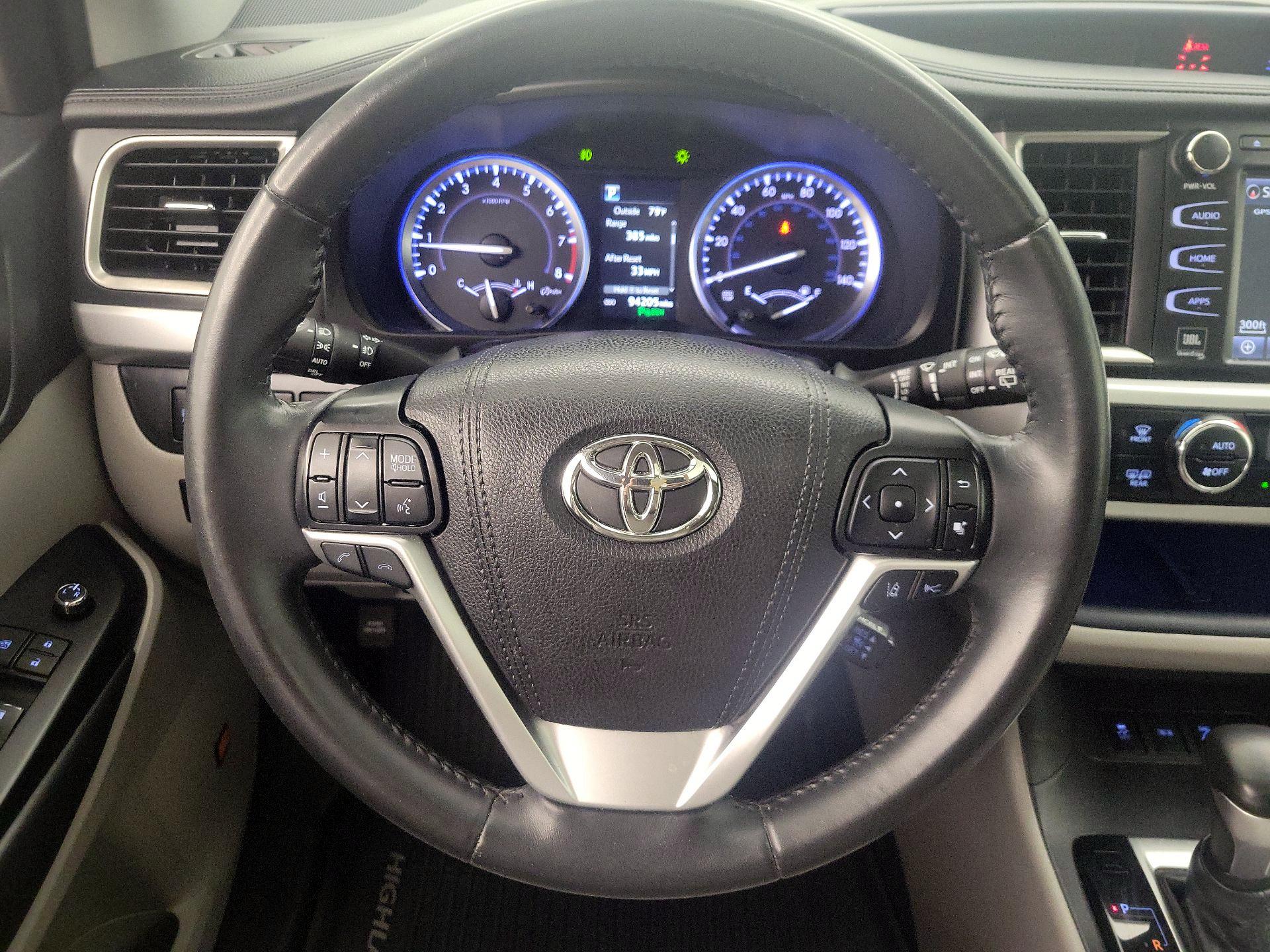 Thumbnail: 2019 Toyota Highlander - 10
