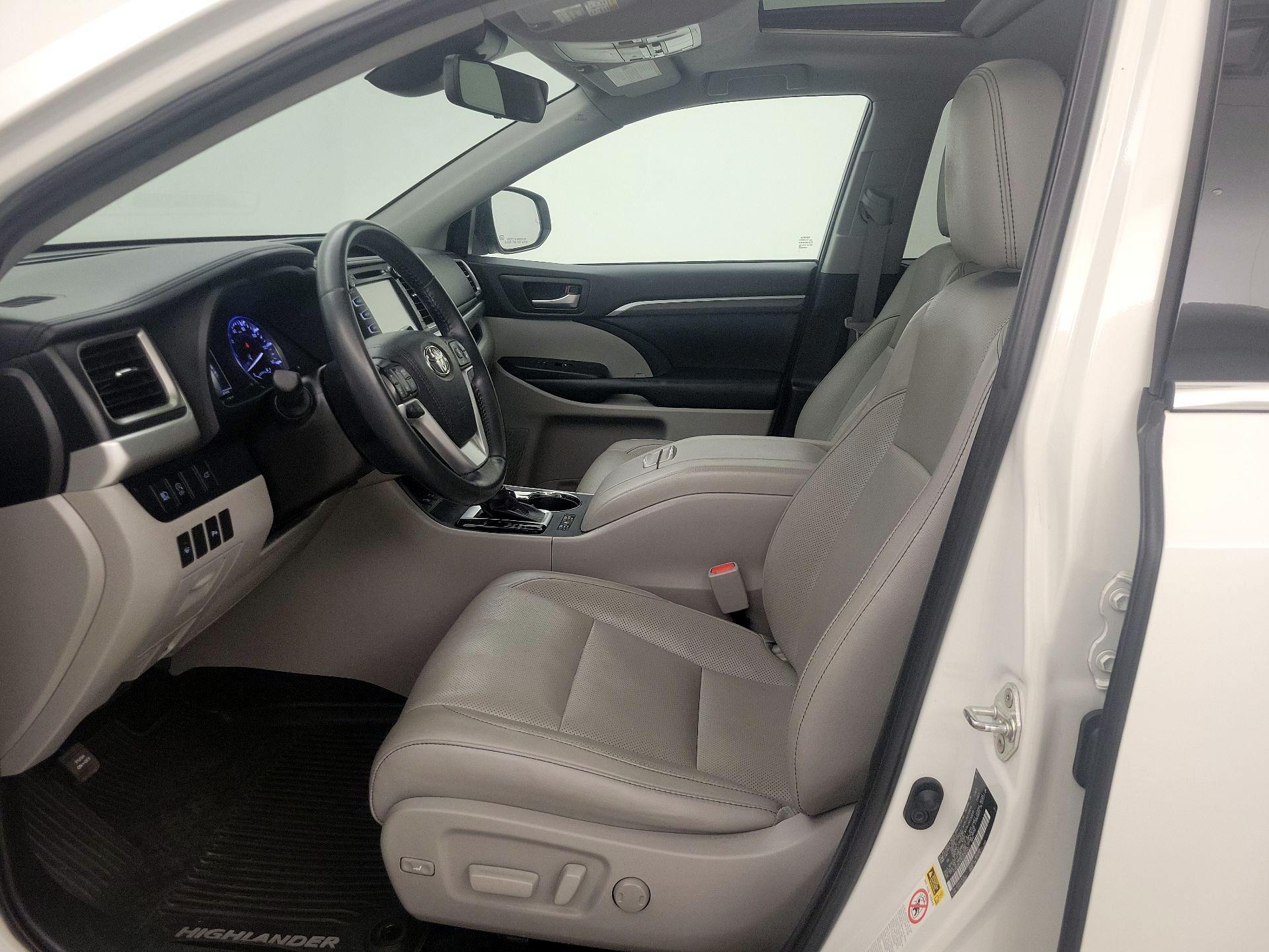 Thumbnail: 2019 Toyota Highlander - 11