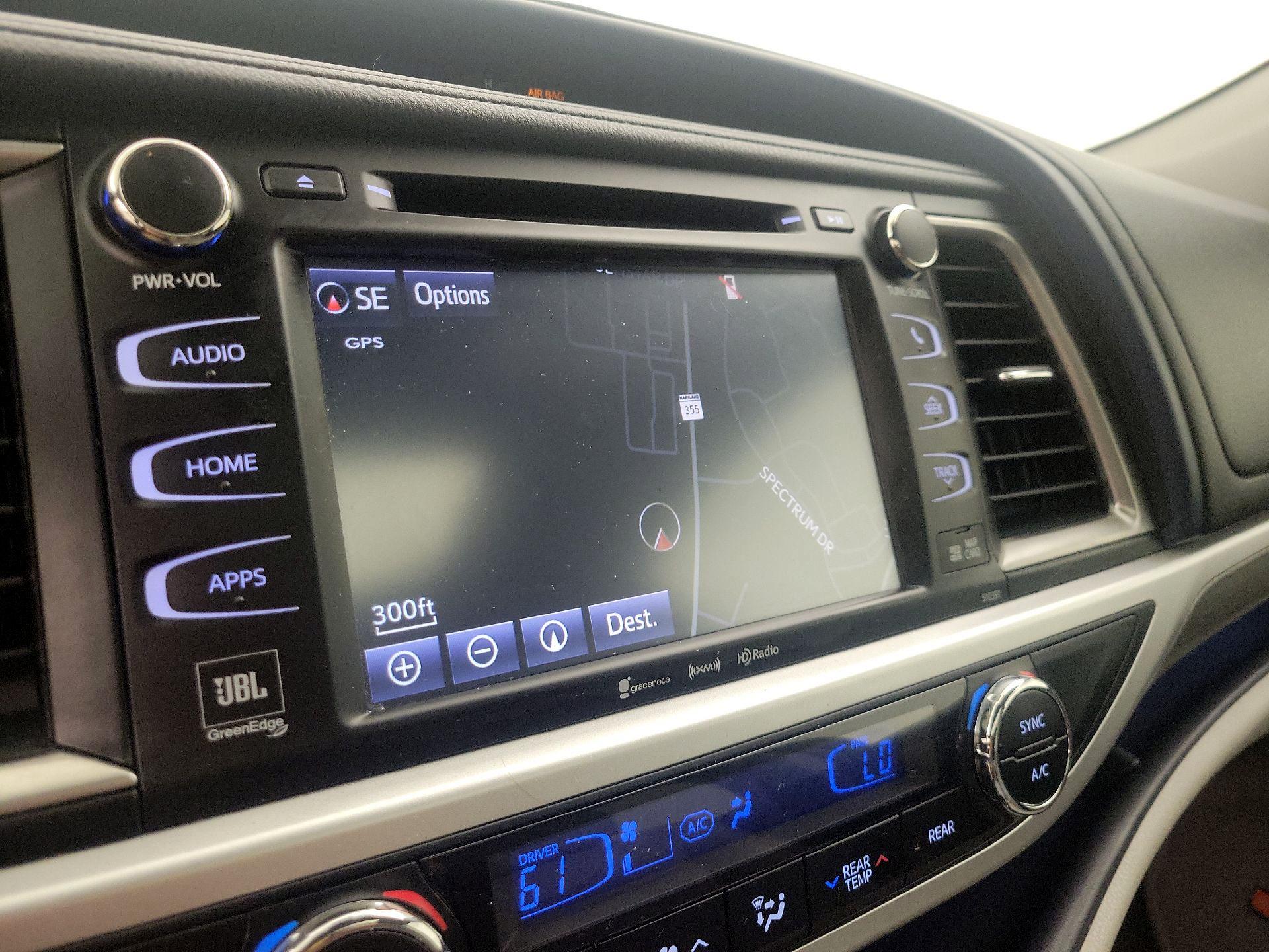 Thumbnail: 2019 Toyota Highlander - 14