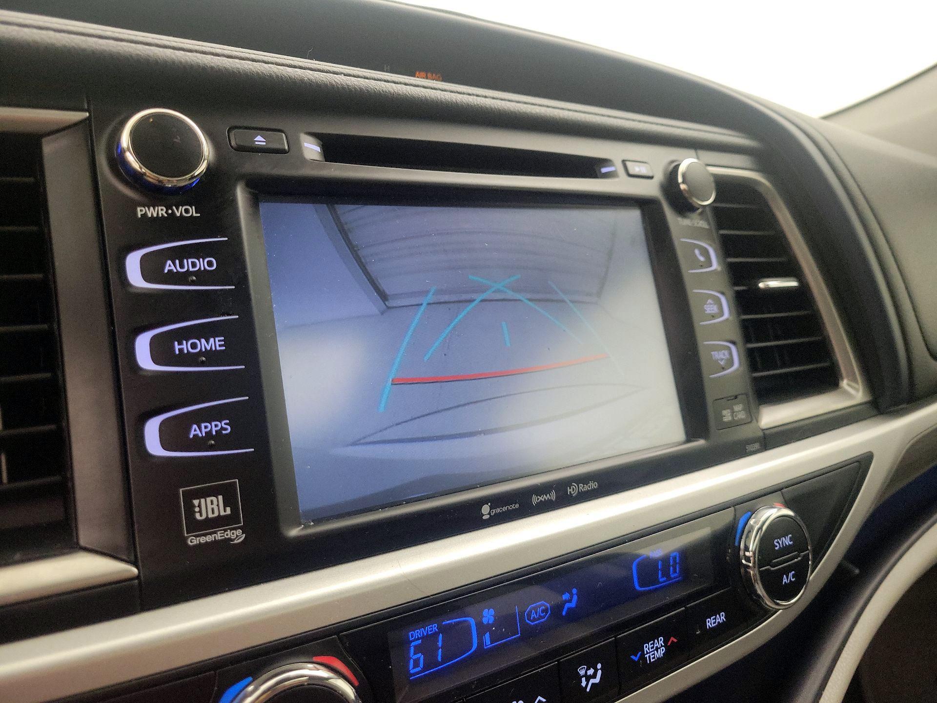 Thumbnail: 2019 Toyota Highlander - 15