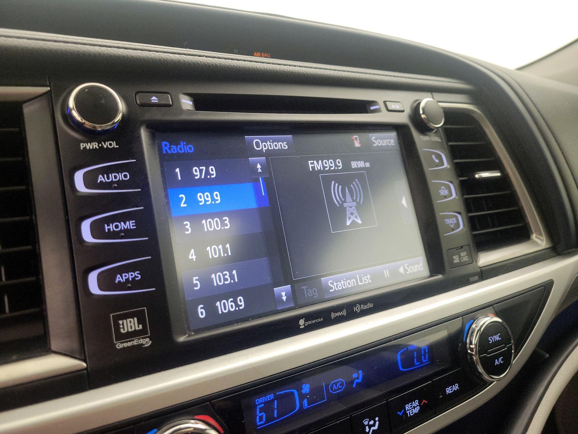 Thumbnail: 2019 Toyota Highlander - 16