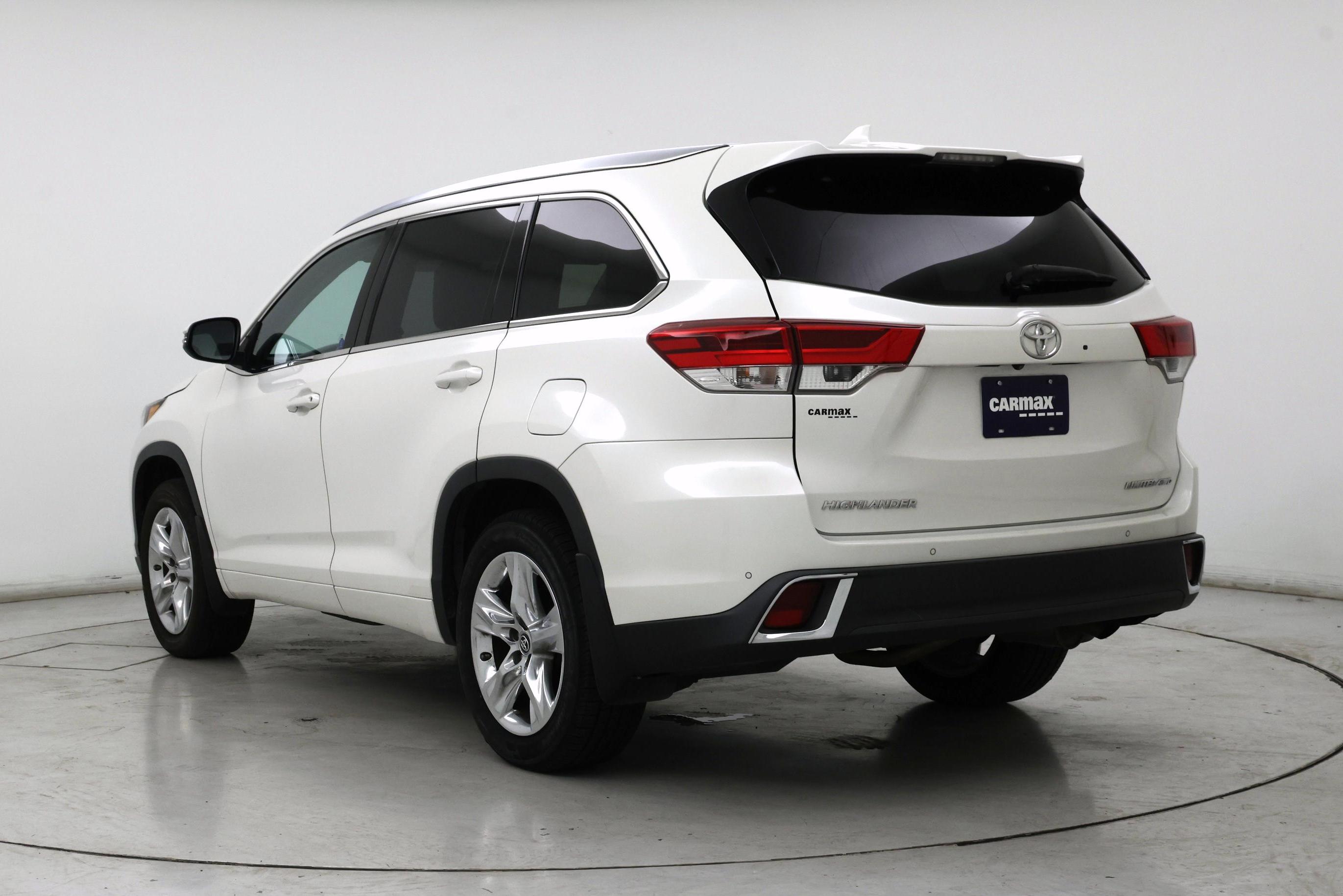 Thumbnail: 2019 Toyota Highlander - 2