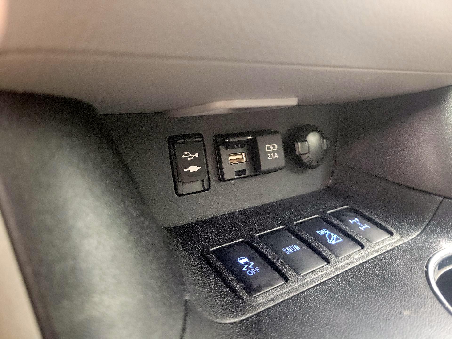 Thumbnail: 2019 Toyota Highlander - 19