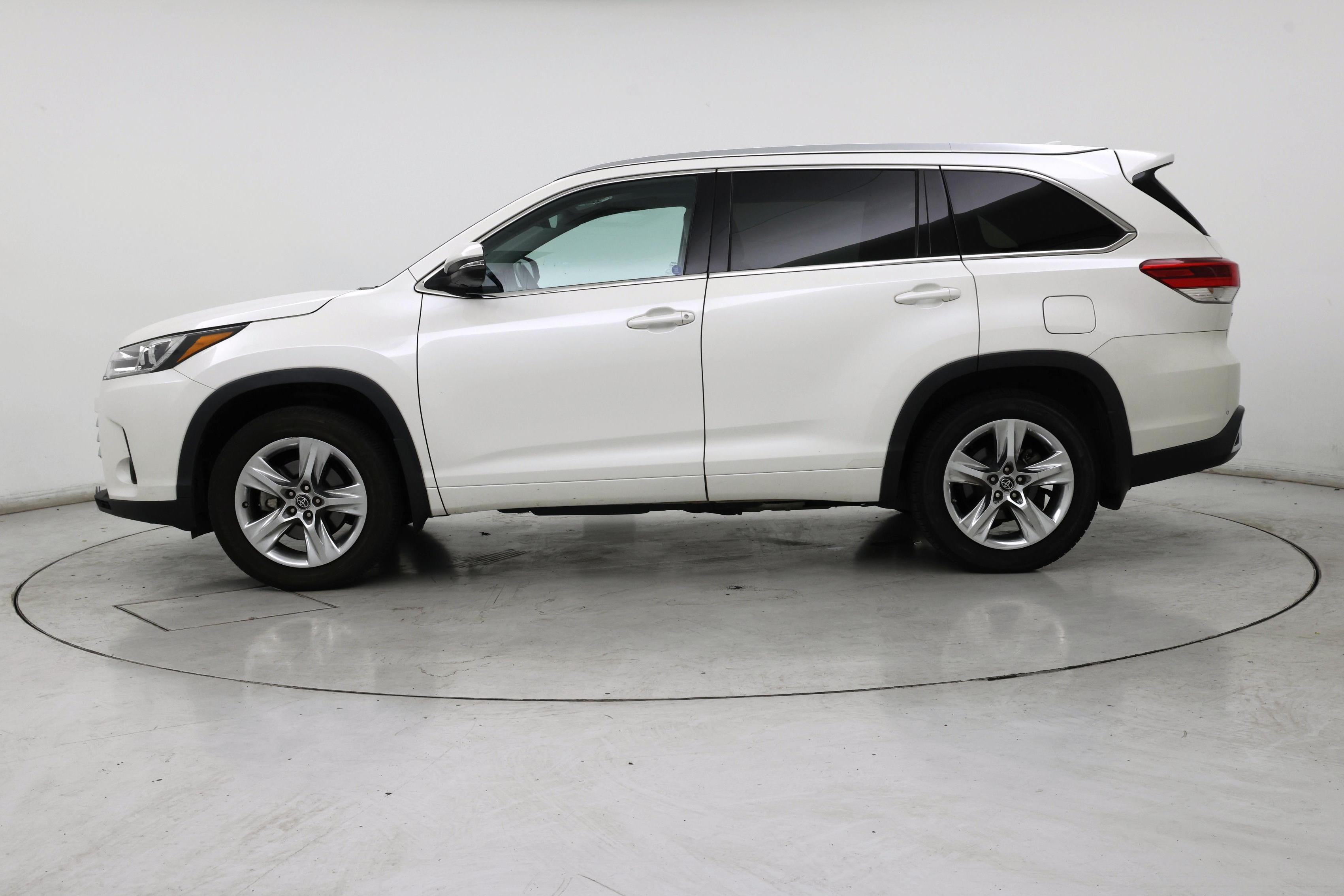 Thumbnail: 2019 Toyota Highlander - 3
