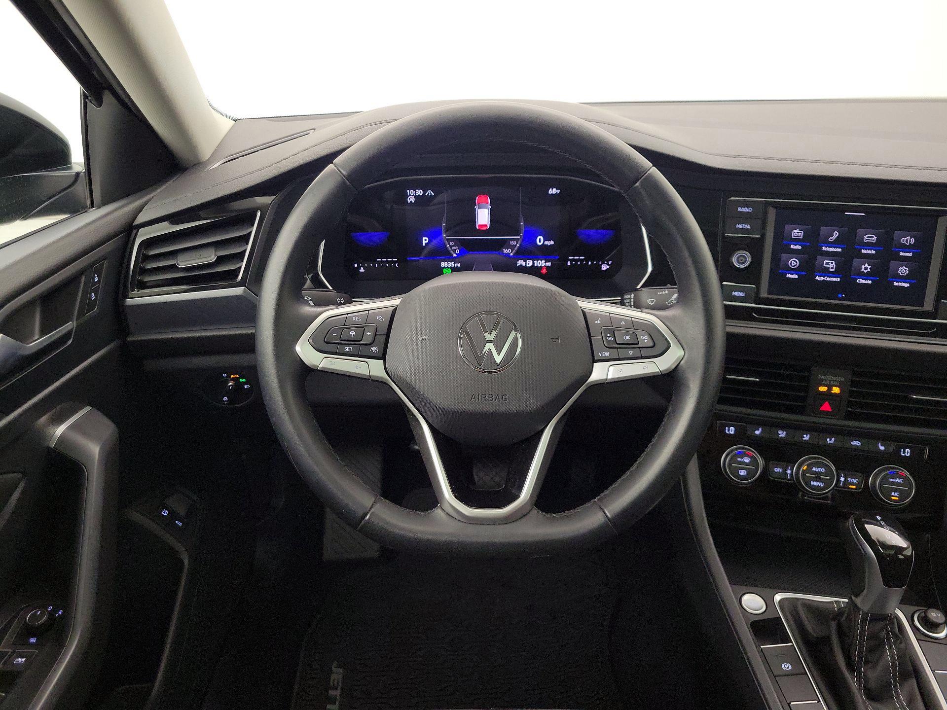 Thumbnail: 2023 Volkswagen Jetta - 10