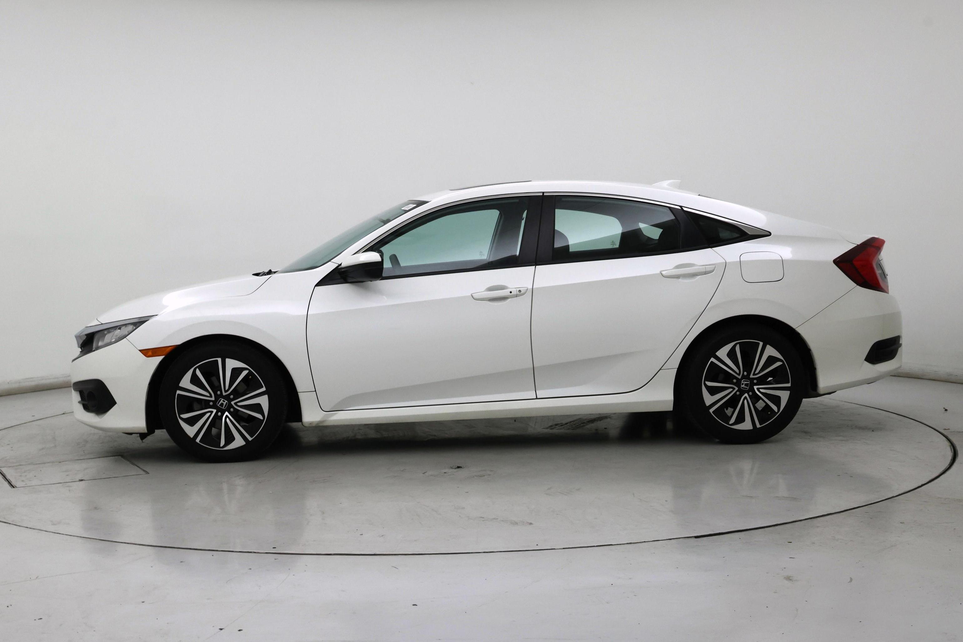 Thumbnail: 2017 Honda Civic - 3