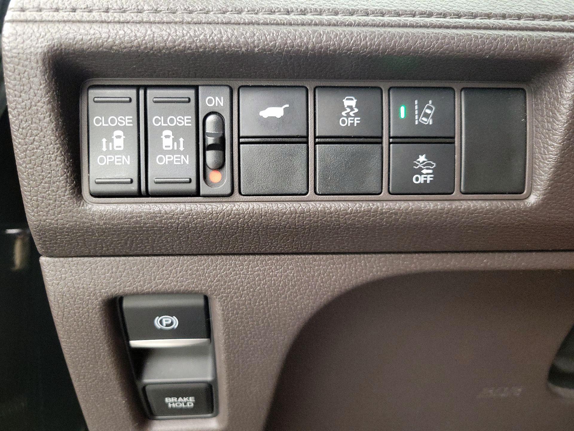 Thumbnail: 2019 Honda Odyssey - 13