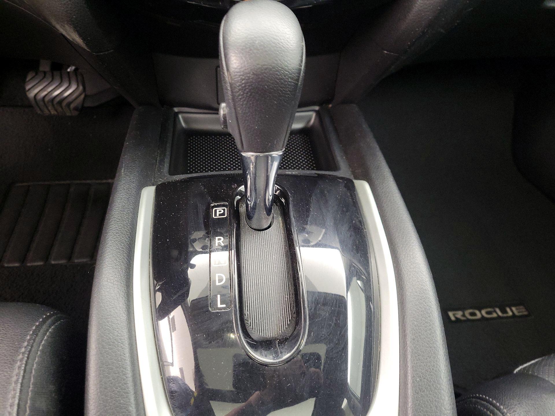 Thumbnail: 2016 Nissan Rogue - 18