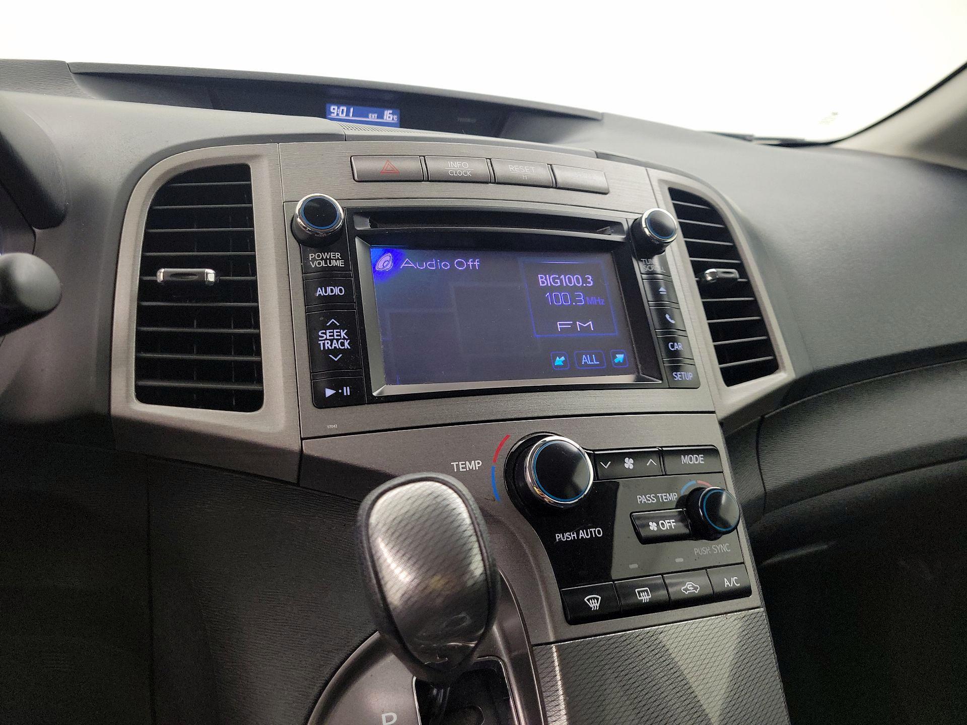 Thumbnail: 2014 Toyota Venza - 14