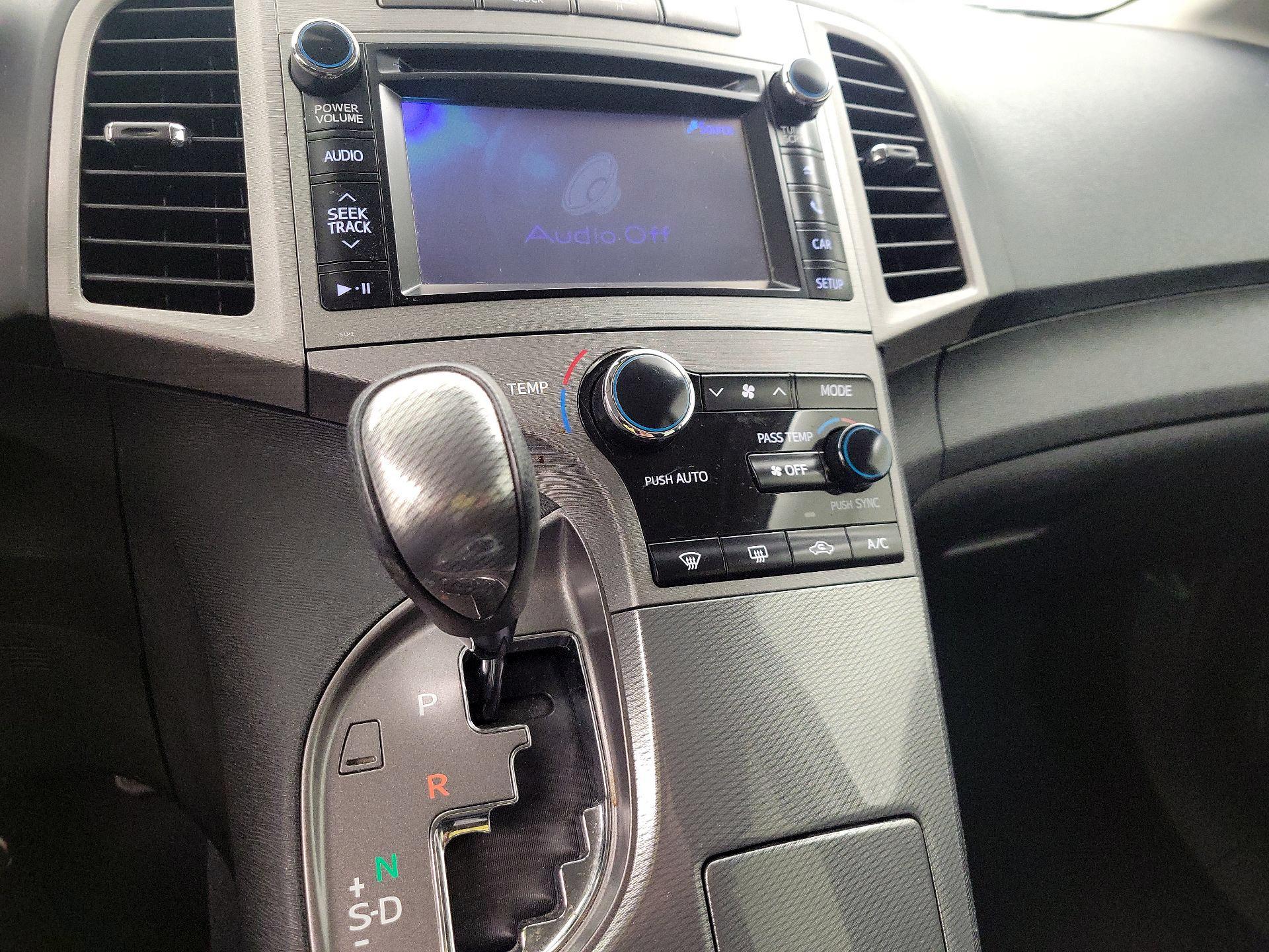 Thumbnail: 2014 Toyota Venza - 15