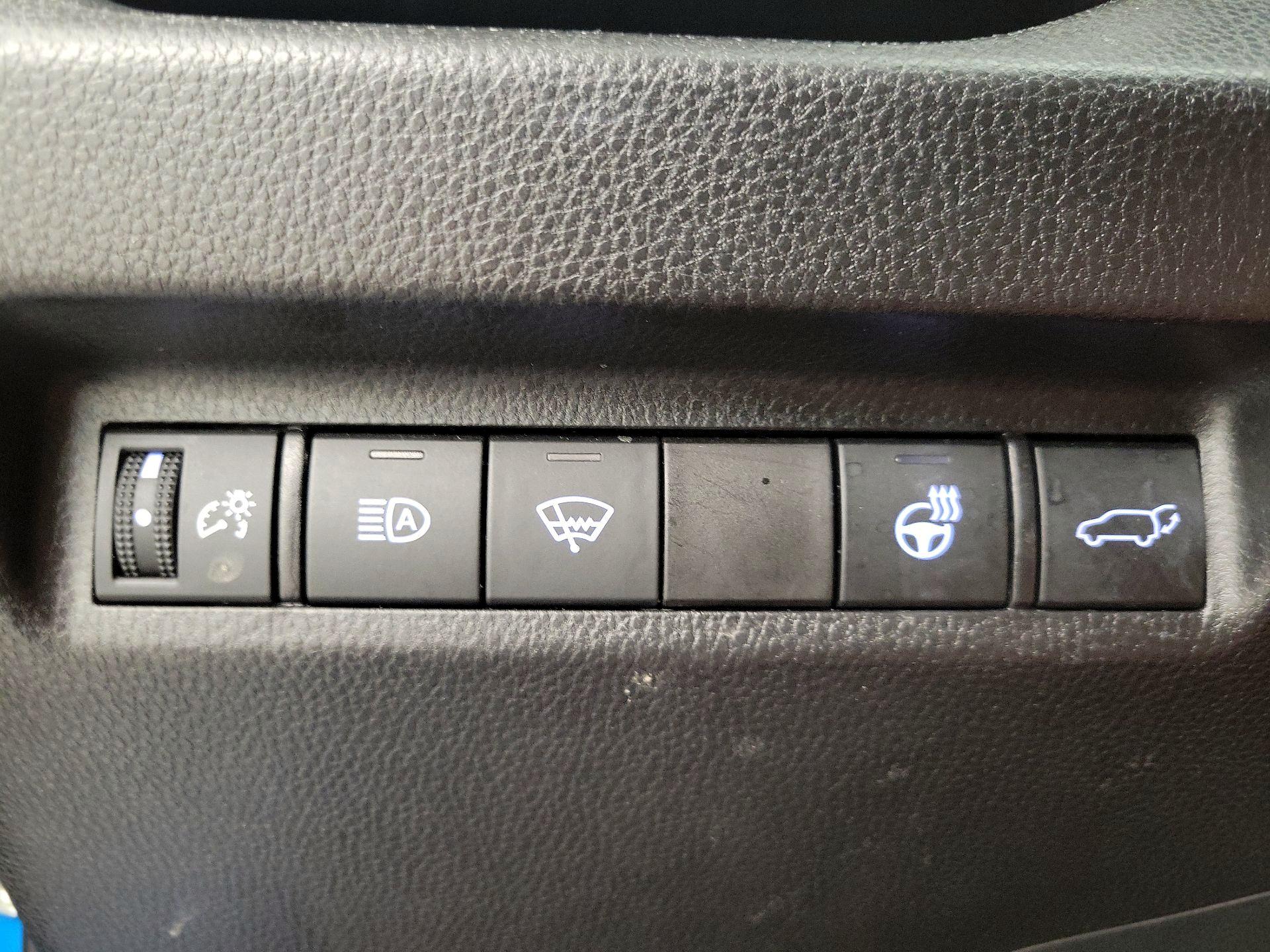 Thumbnail: 2021 Toyota RAV4 - 13