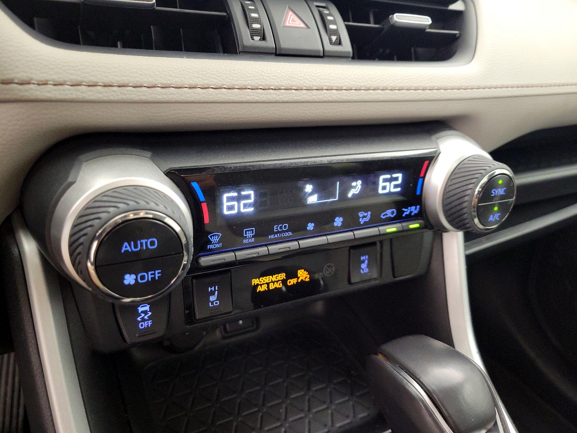 Thumbnail: 2021 Toyota RAV4 - 16