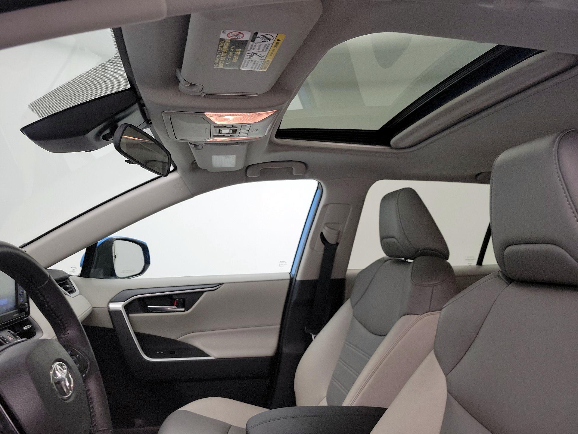 Thumbnail: 2021 Toyota RAV4 - 19