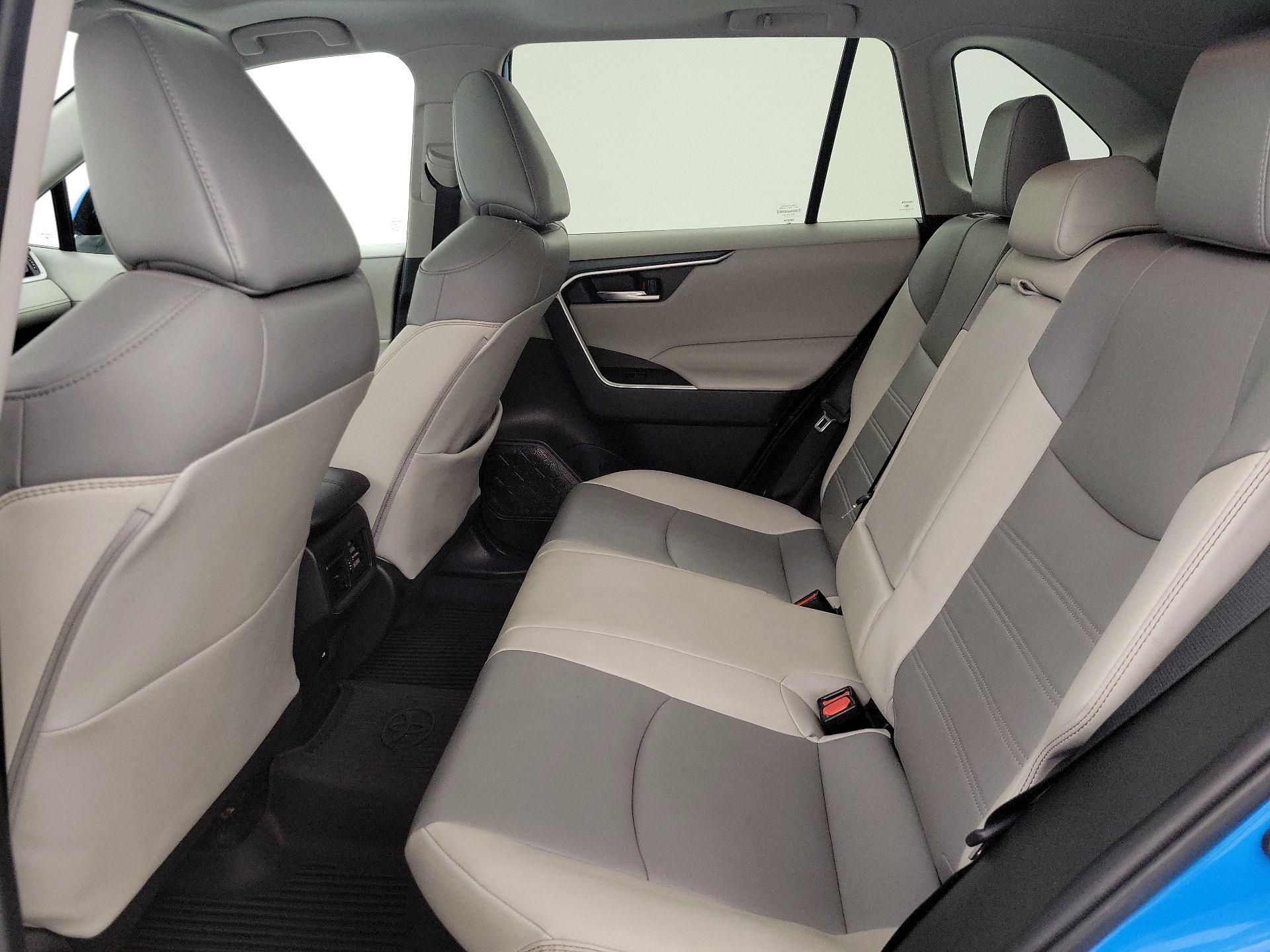 Thumbnail: 2021 Toyota RAV4 - 20