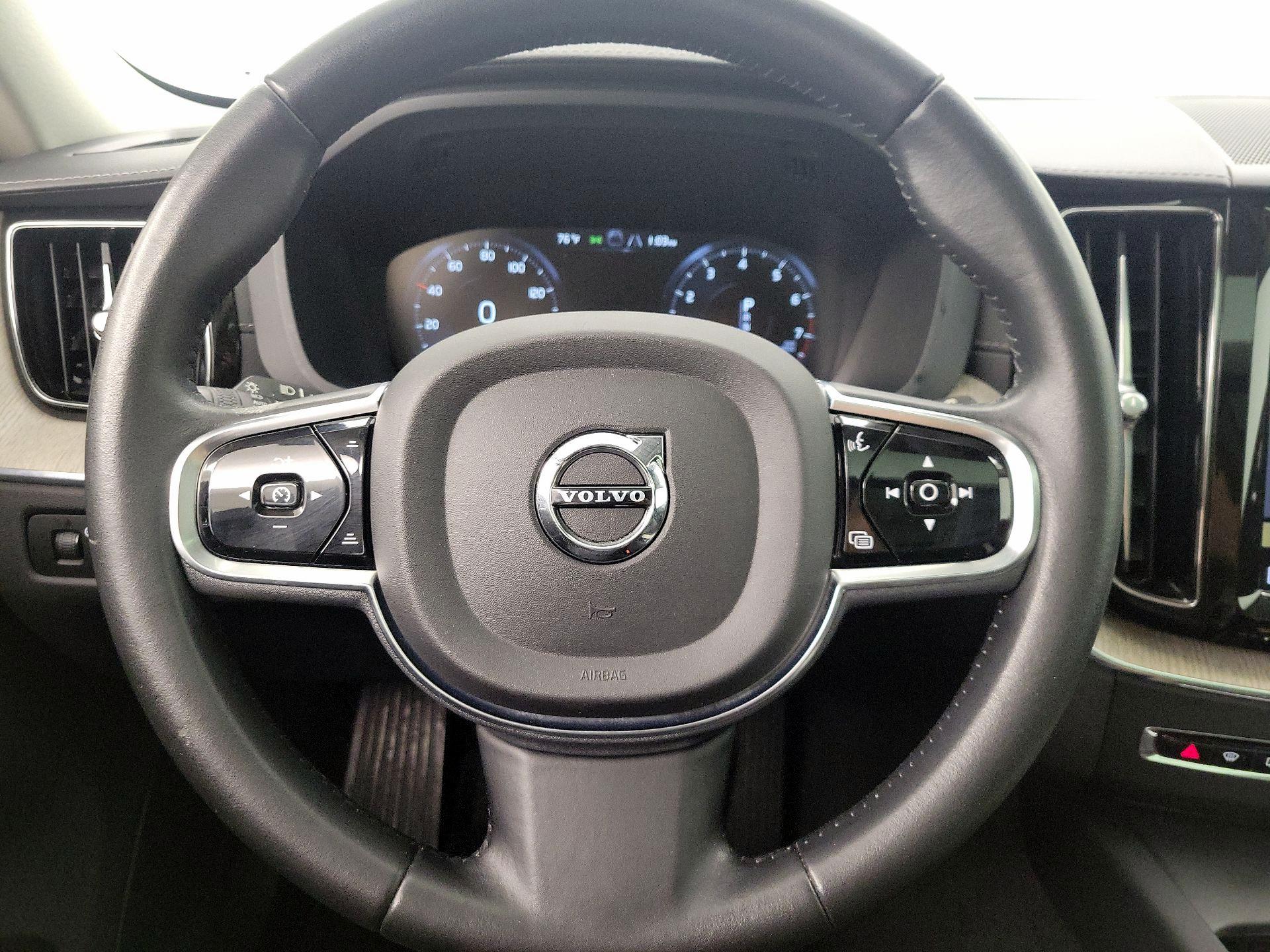 Thumbnail: 2019 Volvo XC60 - 10