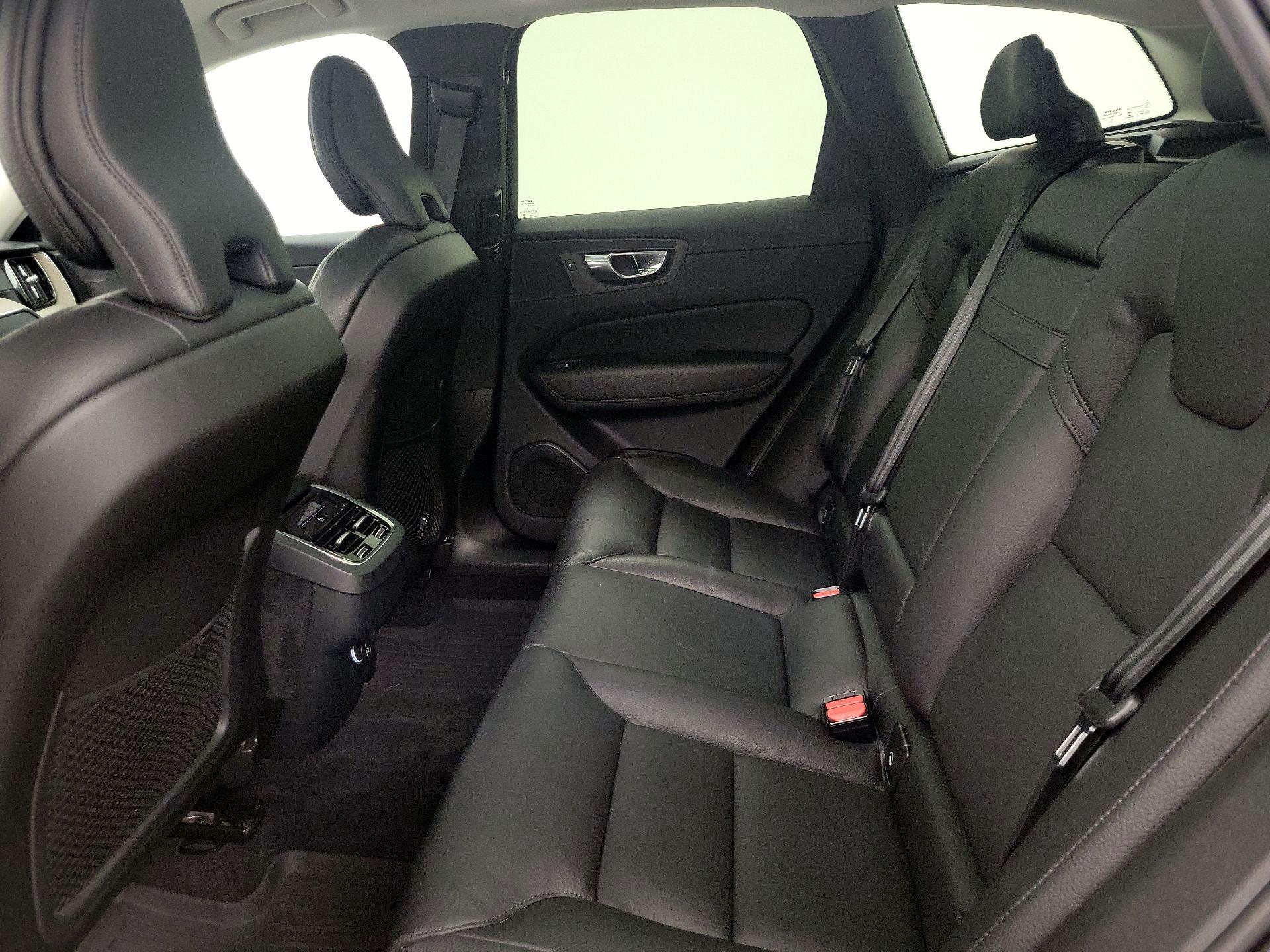 Thumbnail: 2019 Volvo XC60 - 20