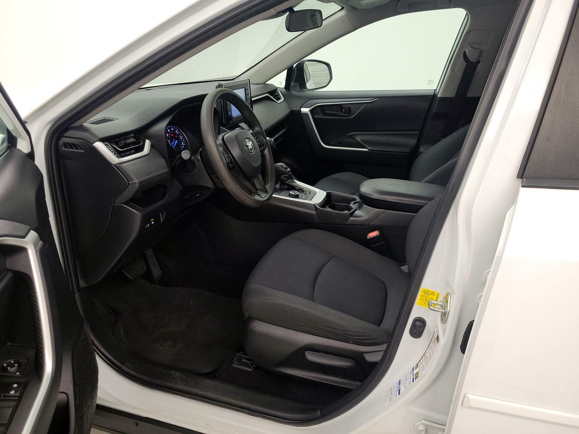 Thumbnail: 2019 Toyota RAV4 - 11