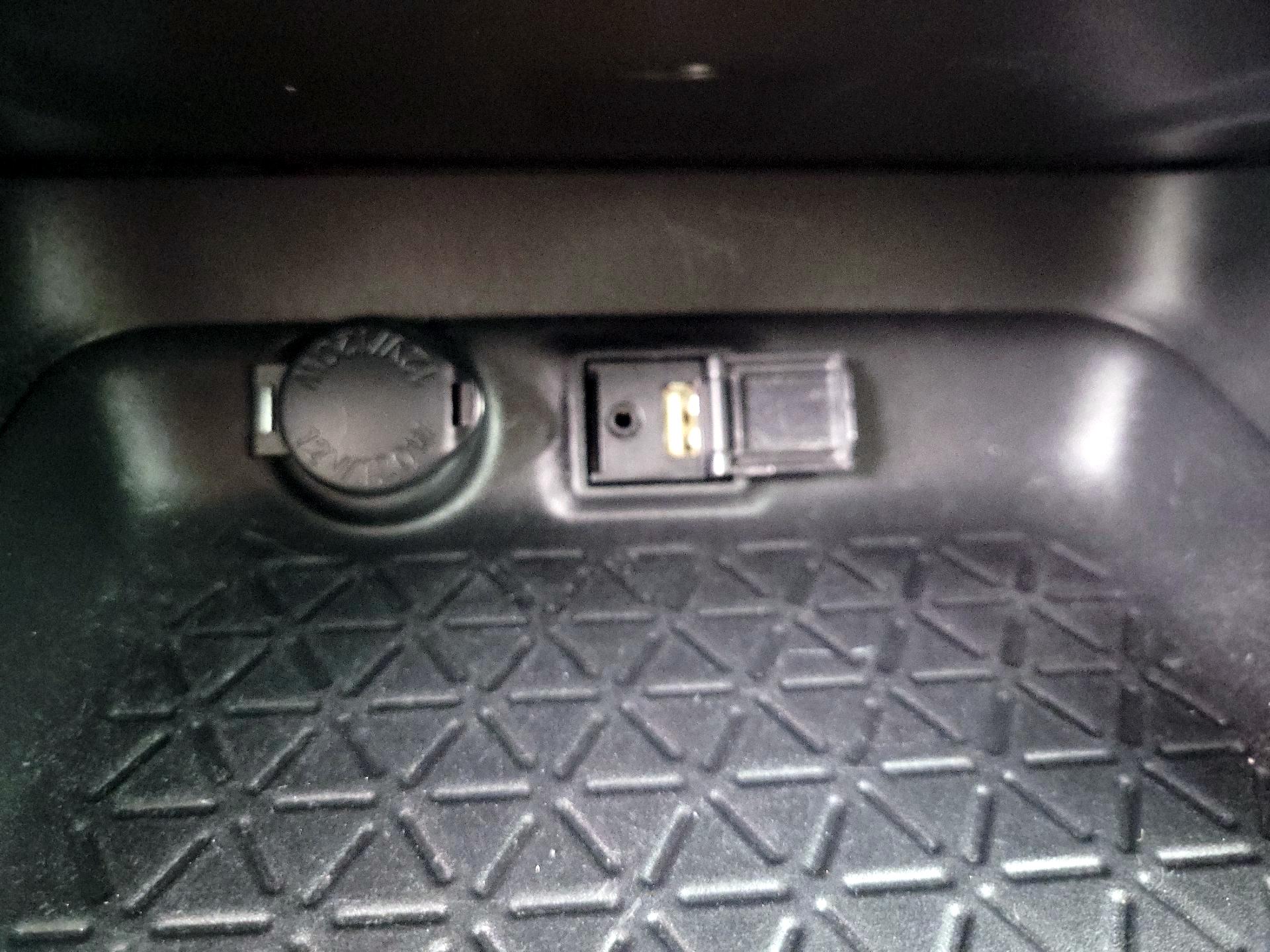 Thumbnail: 2019 Toyota RAV4 - 18
