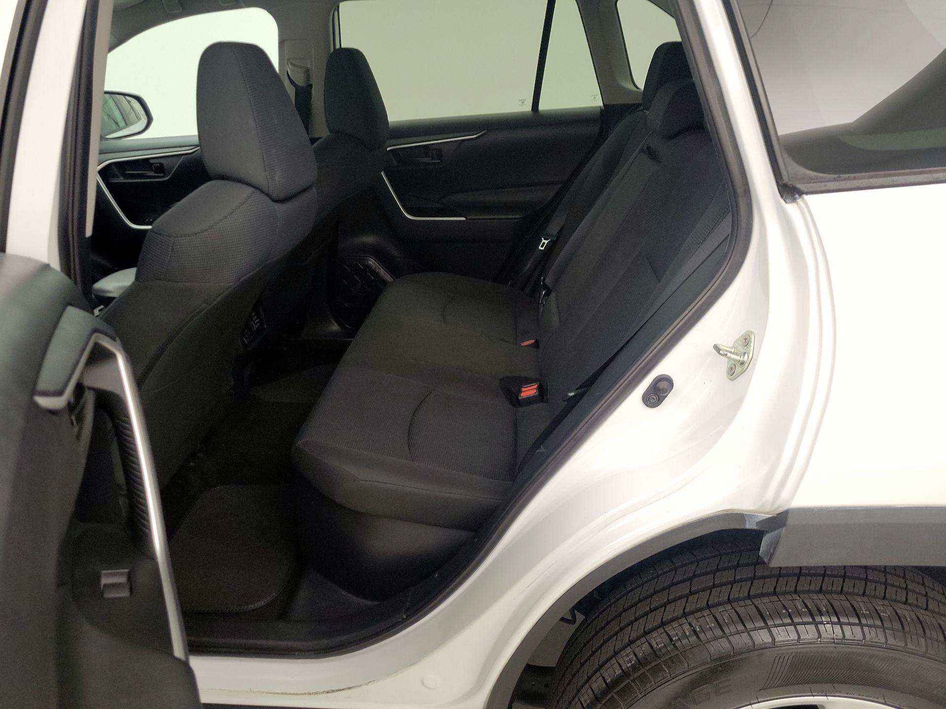 Thumbnail: 2019 Toyota RAV4 - 19