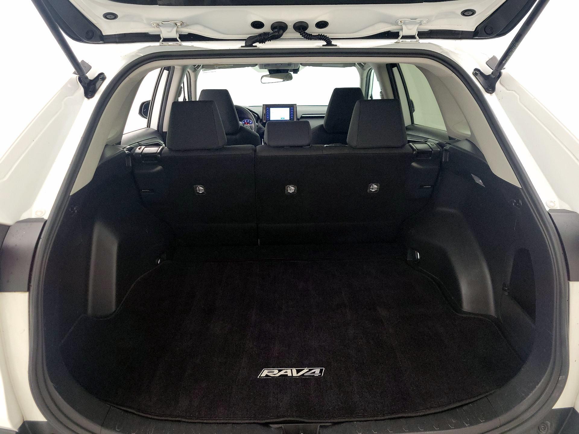Thumbnail: 2019 Toyota RAV4 - 20