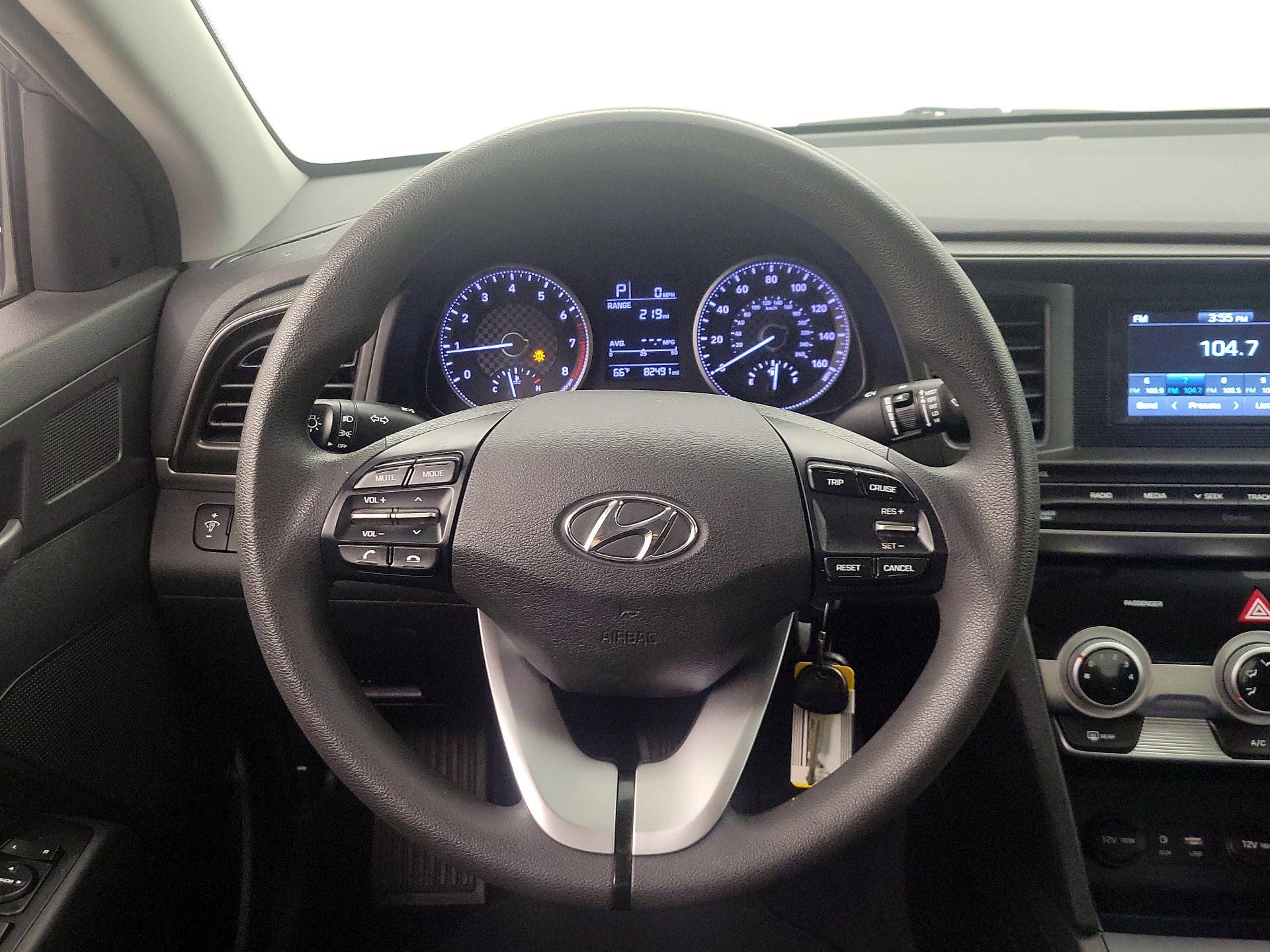 Thumbnail: 2019 Hyundai Elantra - 10