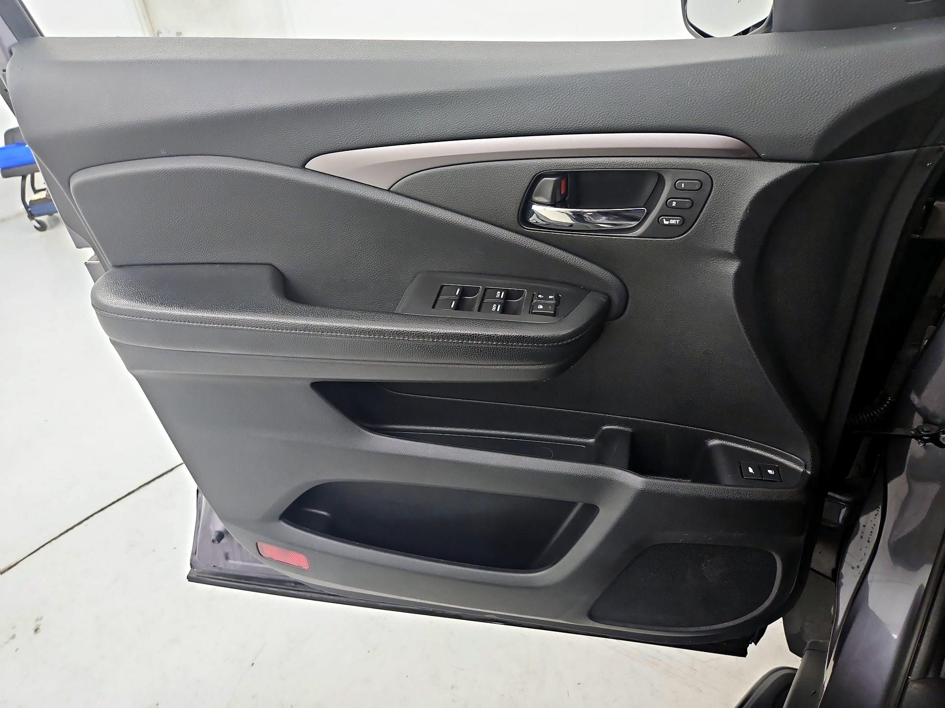 Thumbnail: 2019 Honda Passport - 12