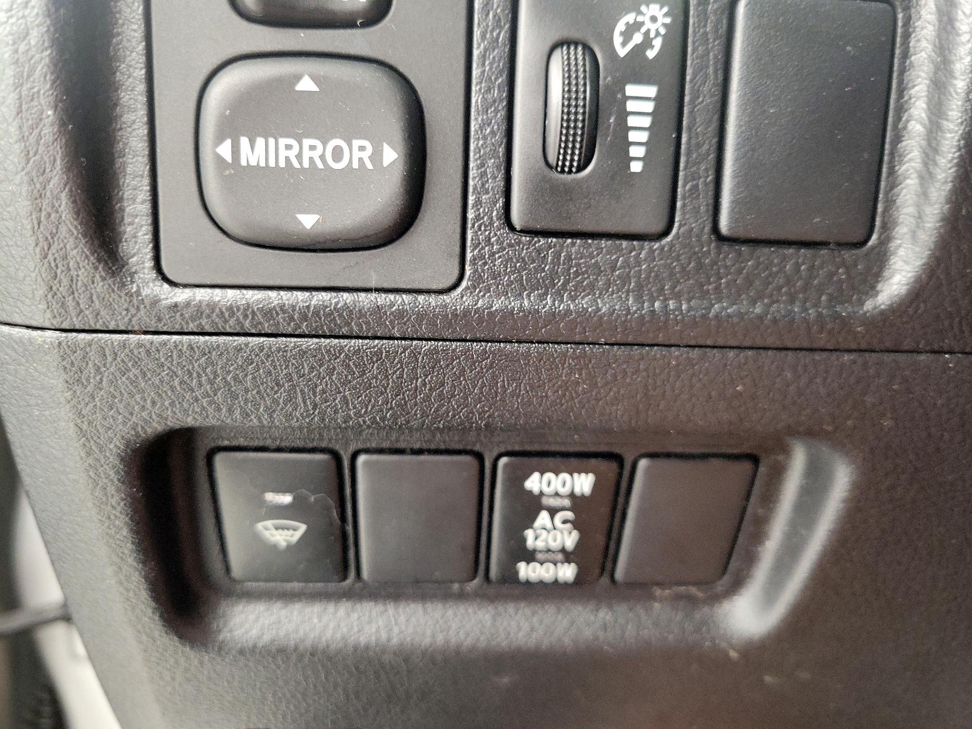 Thumbnail: 2015 Toyota 4Runner - 13