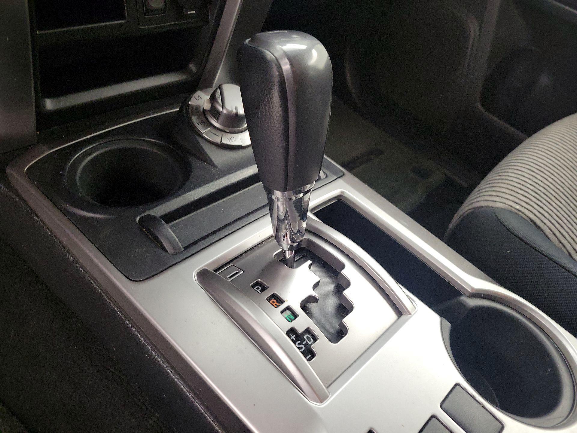 Thumbnail: 2015 Toyota 4Runner - 17