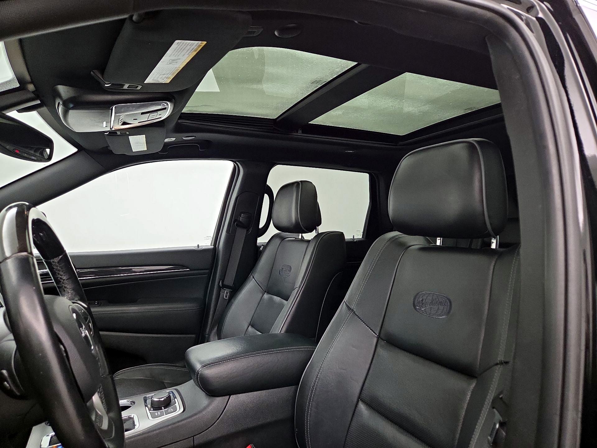 Thumbnail: 2020 Jeep Grand Cherokee - 20