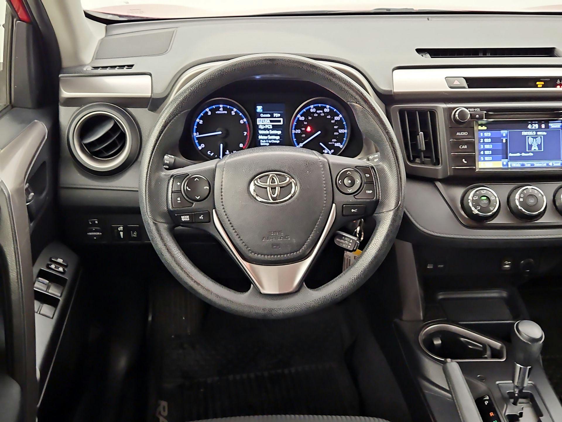 Thumbnail: 2017 Toyota RAV4 - 10