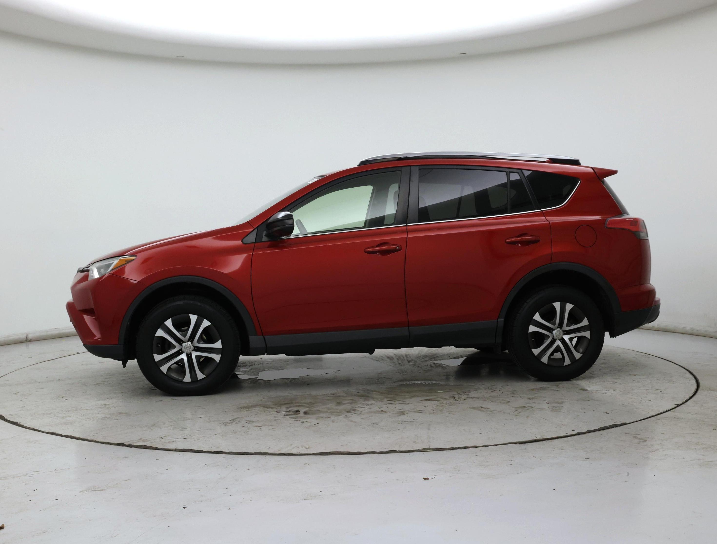 Thumbnail: 2017 Toyota RAV4 - 3
