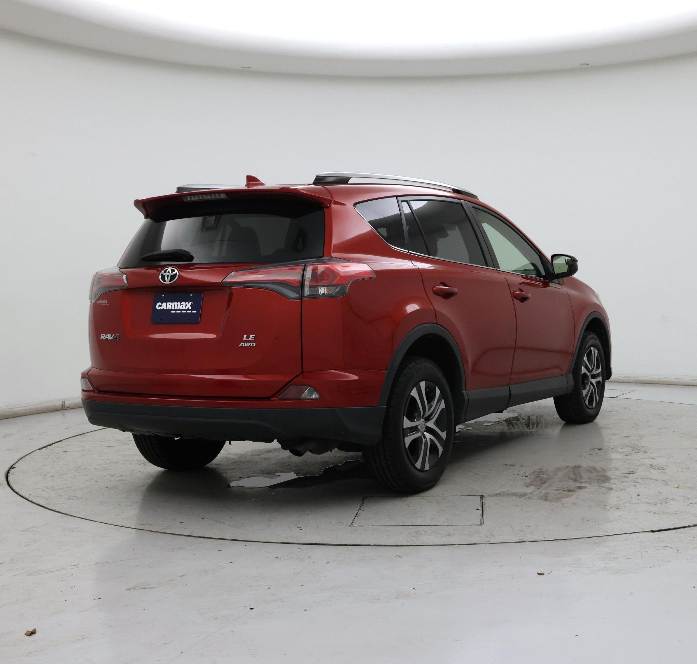 Thumbnail: 2017 Toyota RAV4 - 8