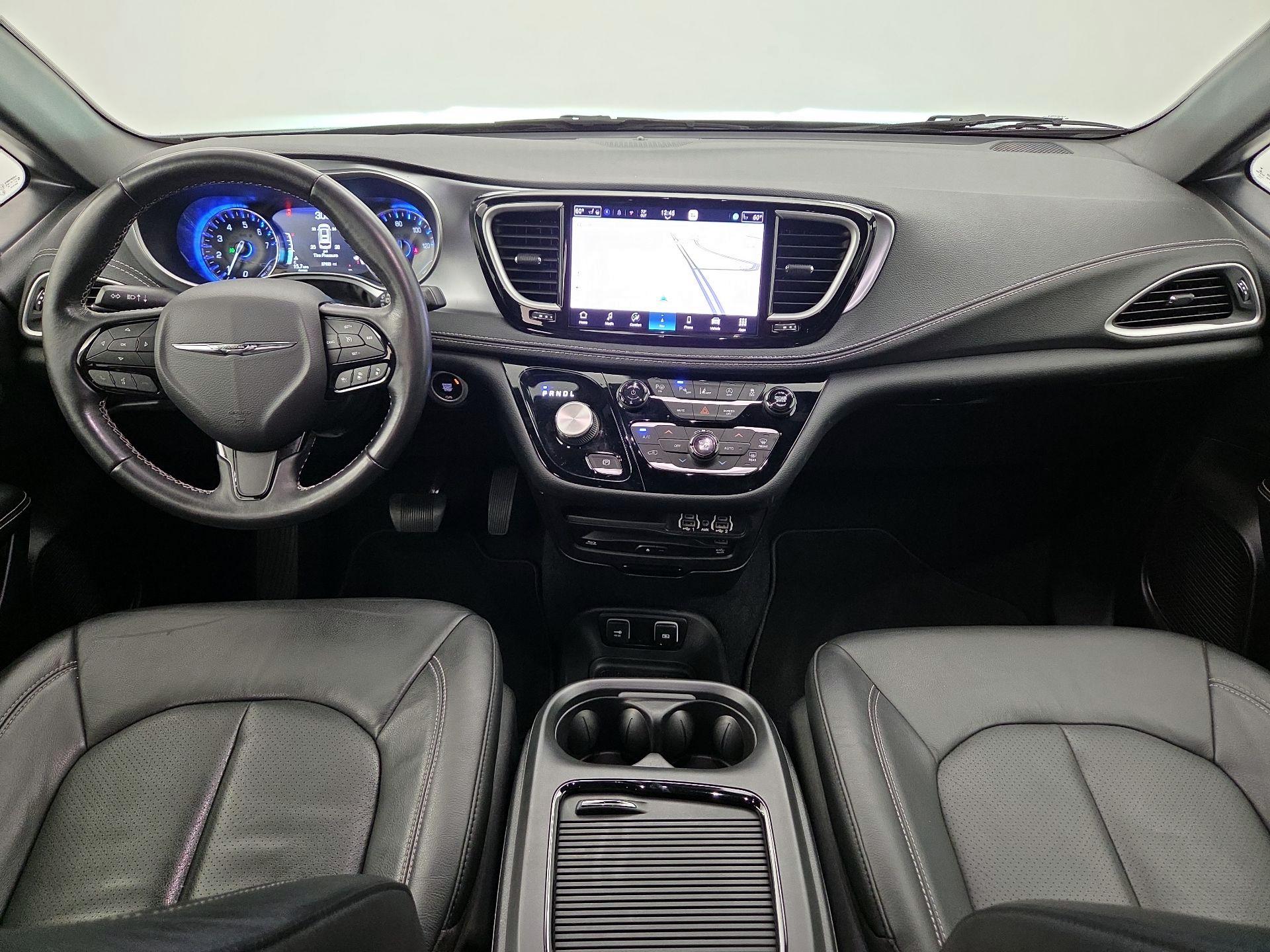 Thumbnail: 2021 Chrysler Pacifica - 9