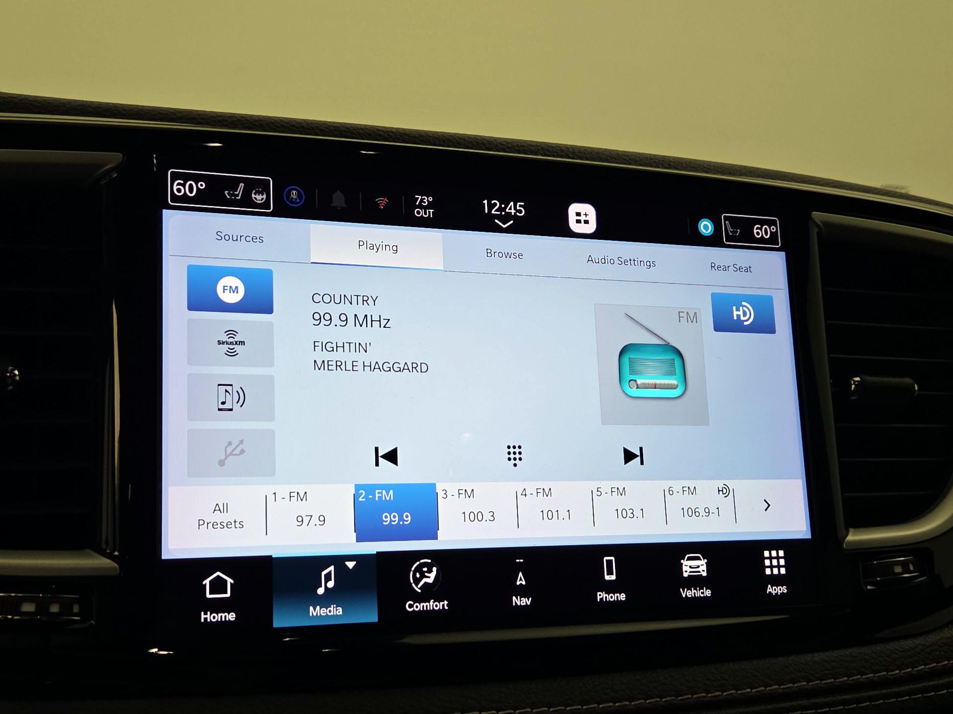 Thumbnail: 2021 Chrysler Pacifica - 16