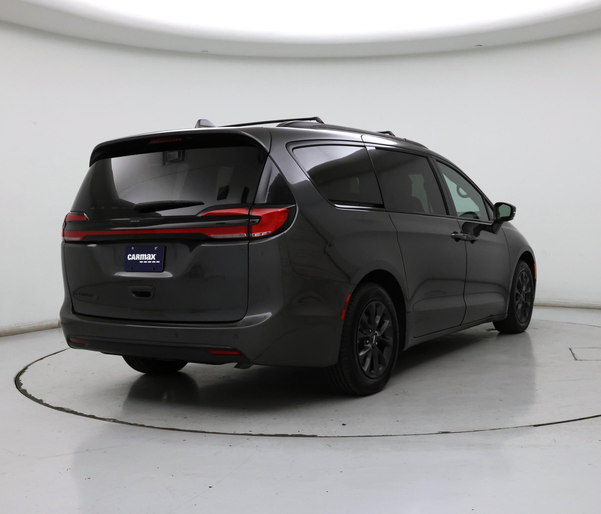 Thumbnail: 2021 Chrysler Pacifica - 8