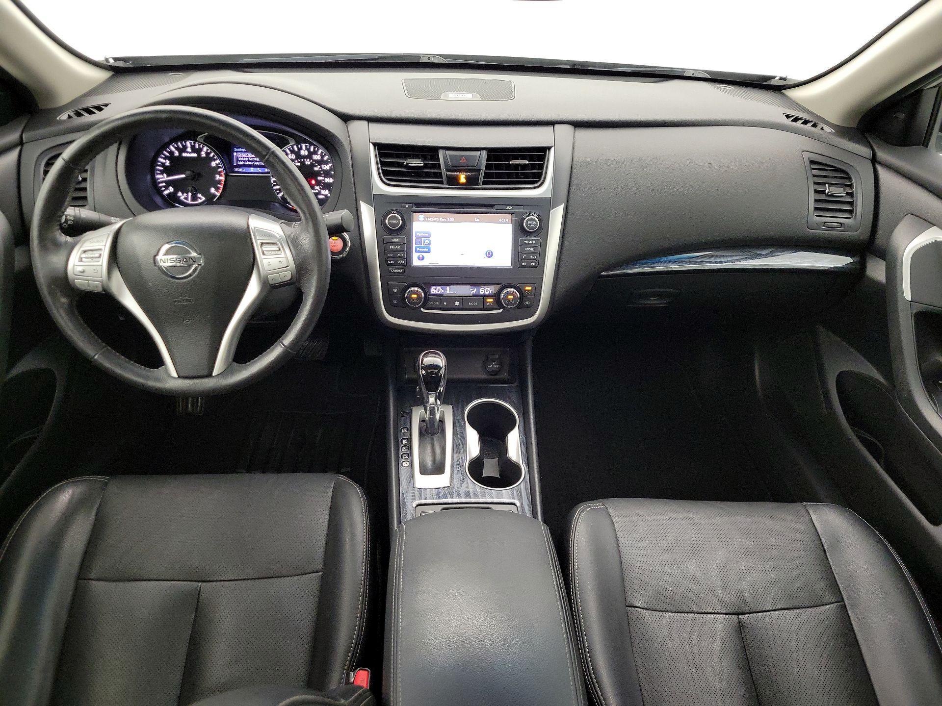 Thumbnail: 2017 Nissan Altima - 9