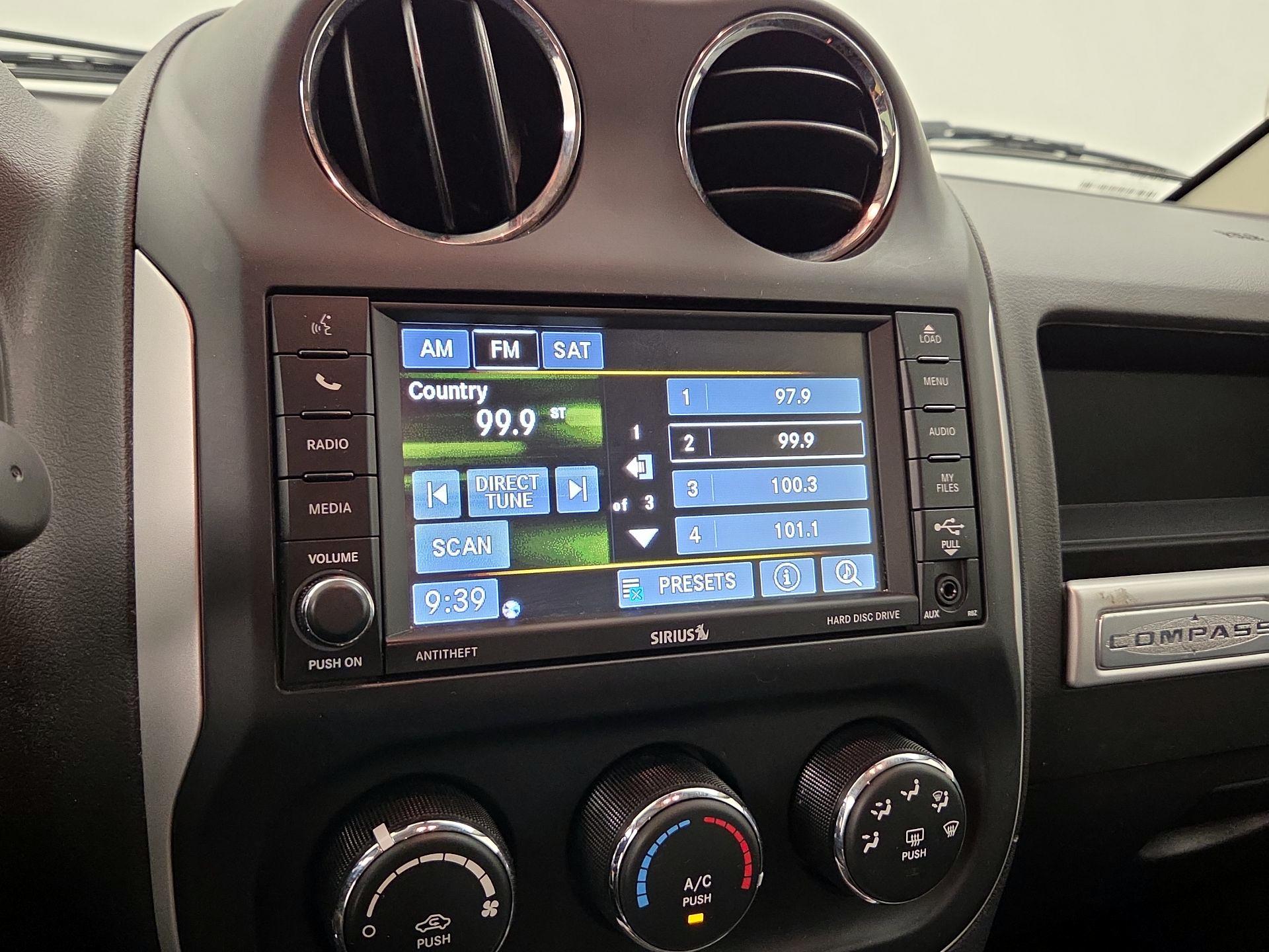 Thumbnail: 2016 Jeep Compass - 13