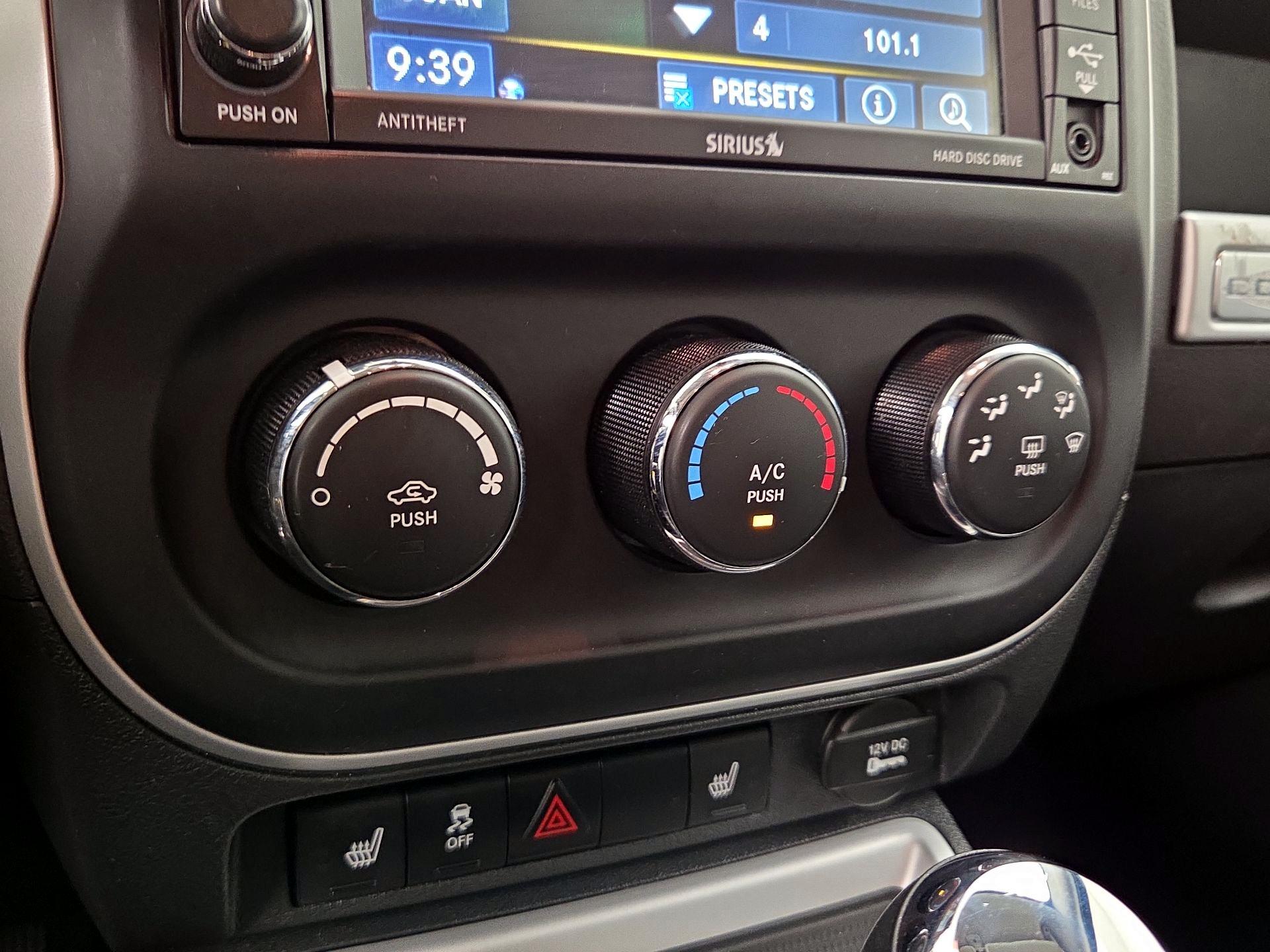 Thumbnail: 2016 Jeep Compass - 14