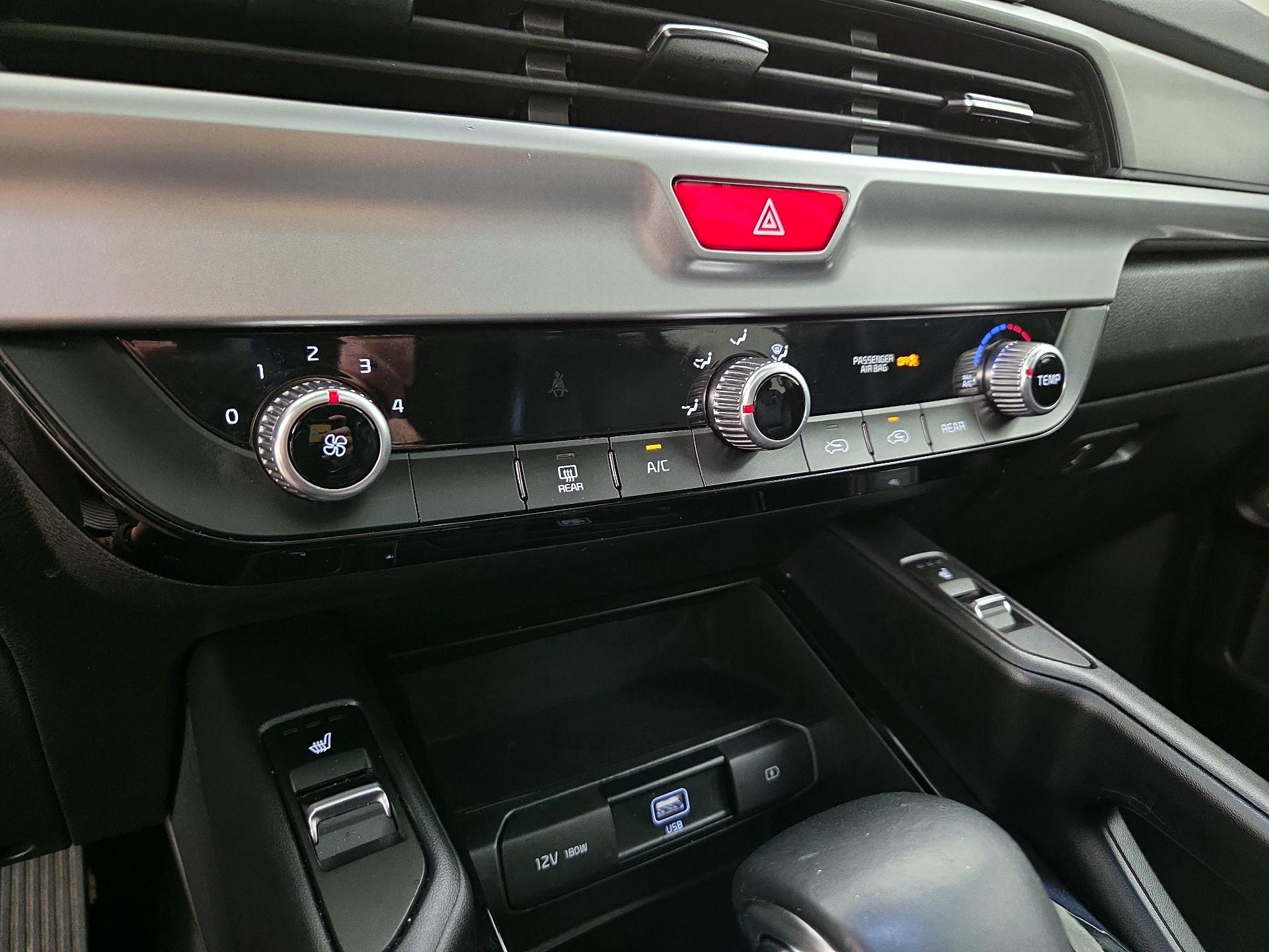 Thumbnail: 2021 Kia Telluride - 16