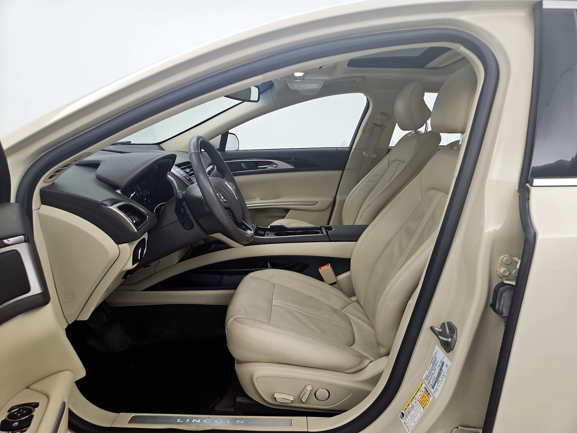 Thumbnail: 2014 Lincoln MKZ - 11