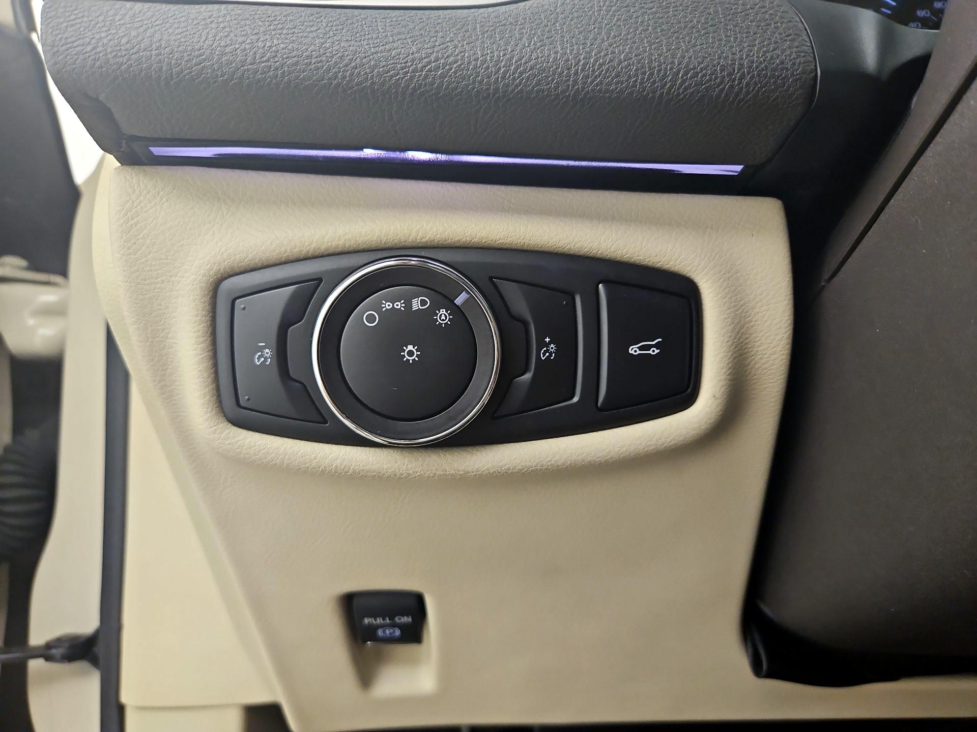Thumbnail: 2014 Lincoln MKZ - 13