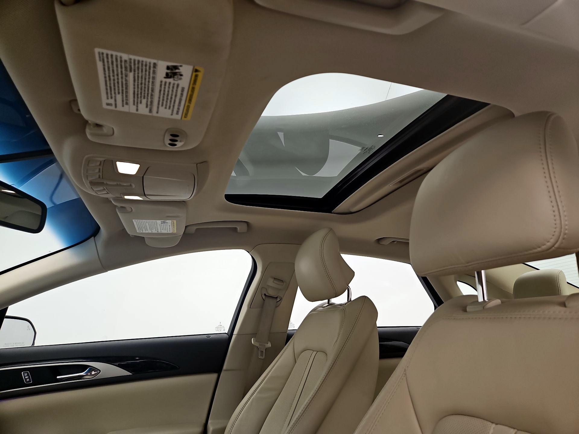 Thumbnail: 2014 Lincoln MKZ - 20