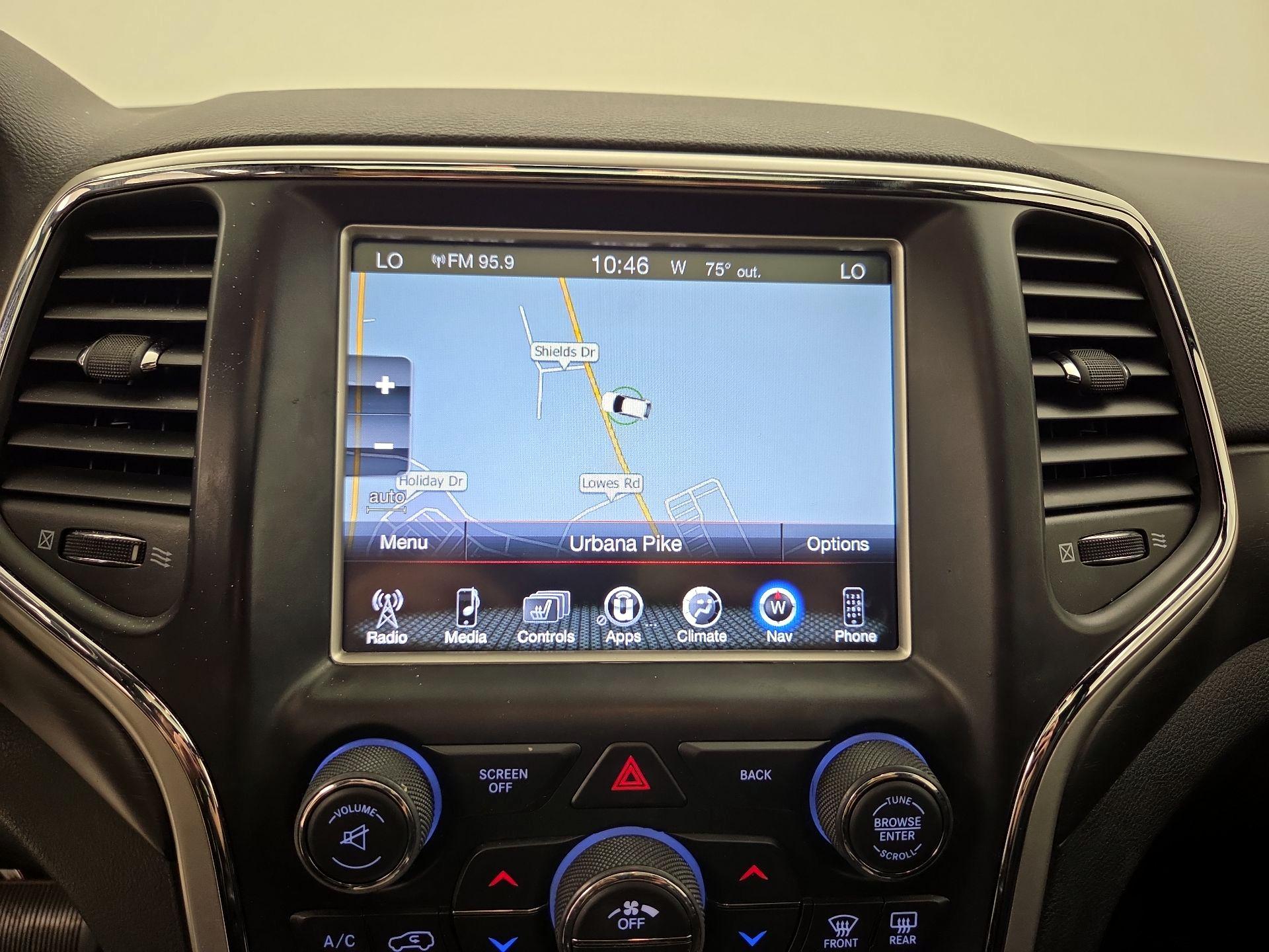 Thumbnail: 2015 Jeep Grand Cherokee - 14