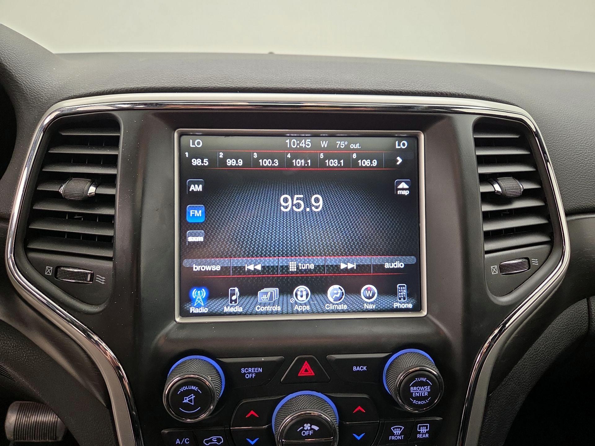 Thumbnail: 2015 Jeep Grand Cherokee - 16