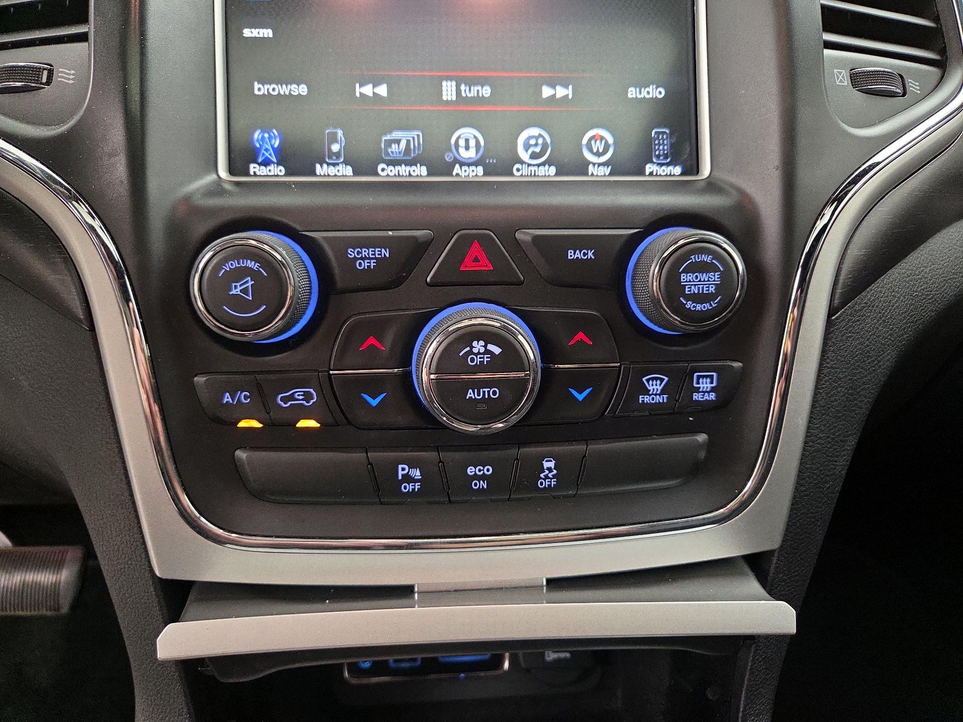 Thumbnail: 2015 Jeep Grand Cherokee - 17