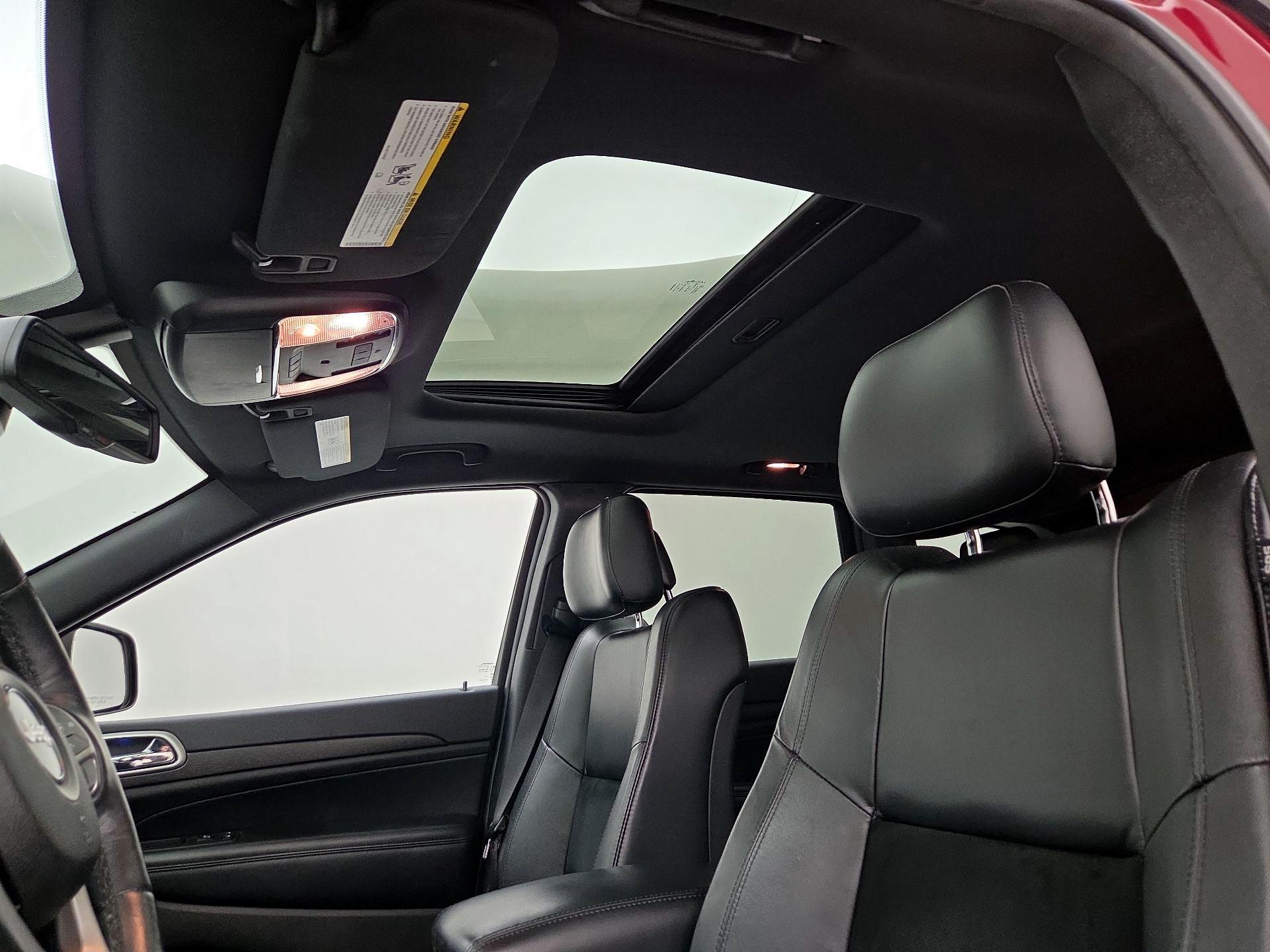 Thumbnail: 2015 Jeep Grand Cherokee - 20