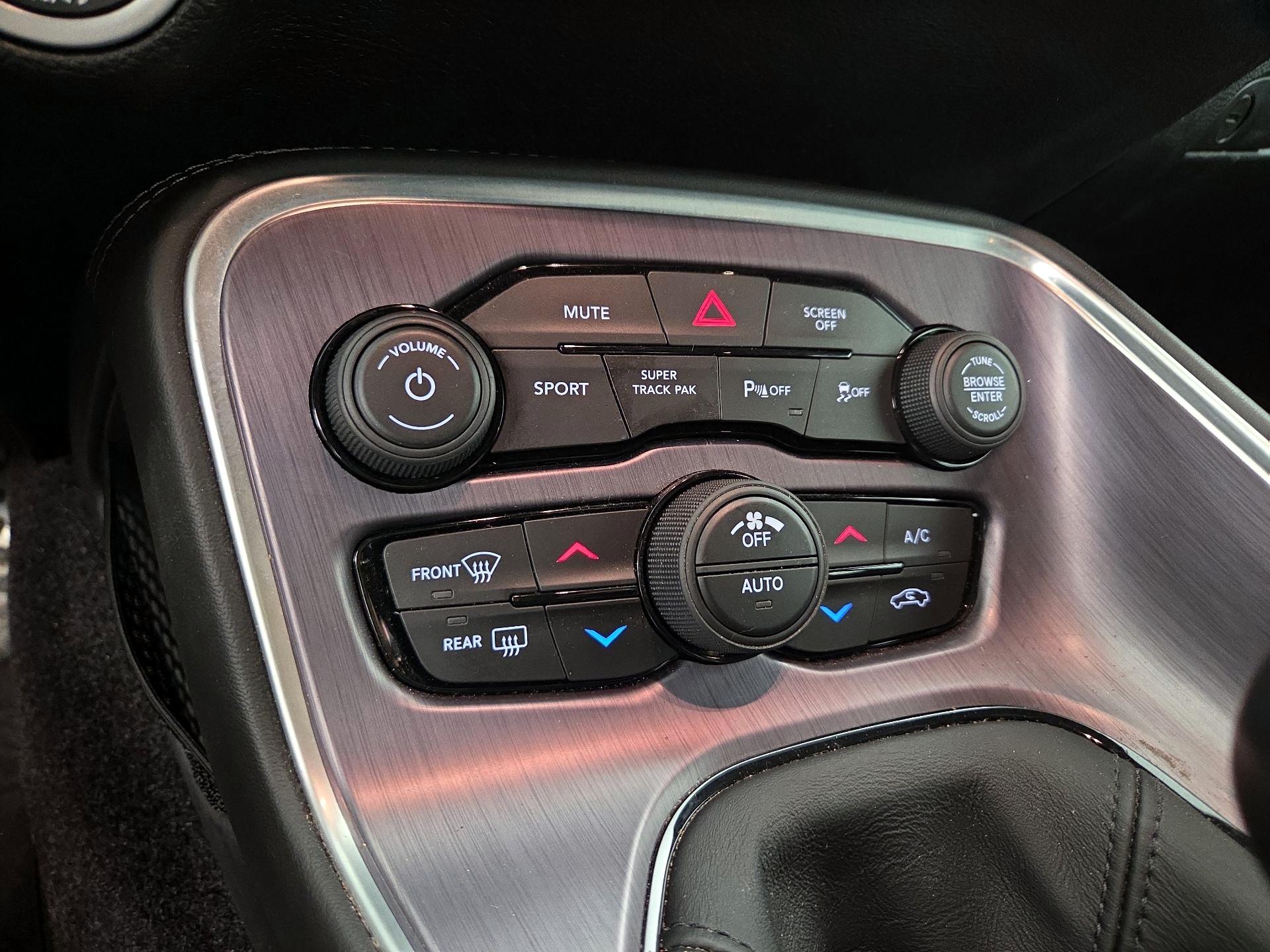 Thumbnail: 2018 Dodge Challenger - 17
