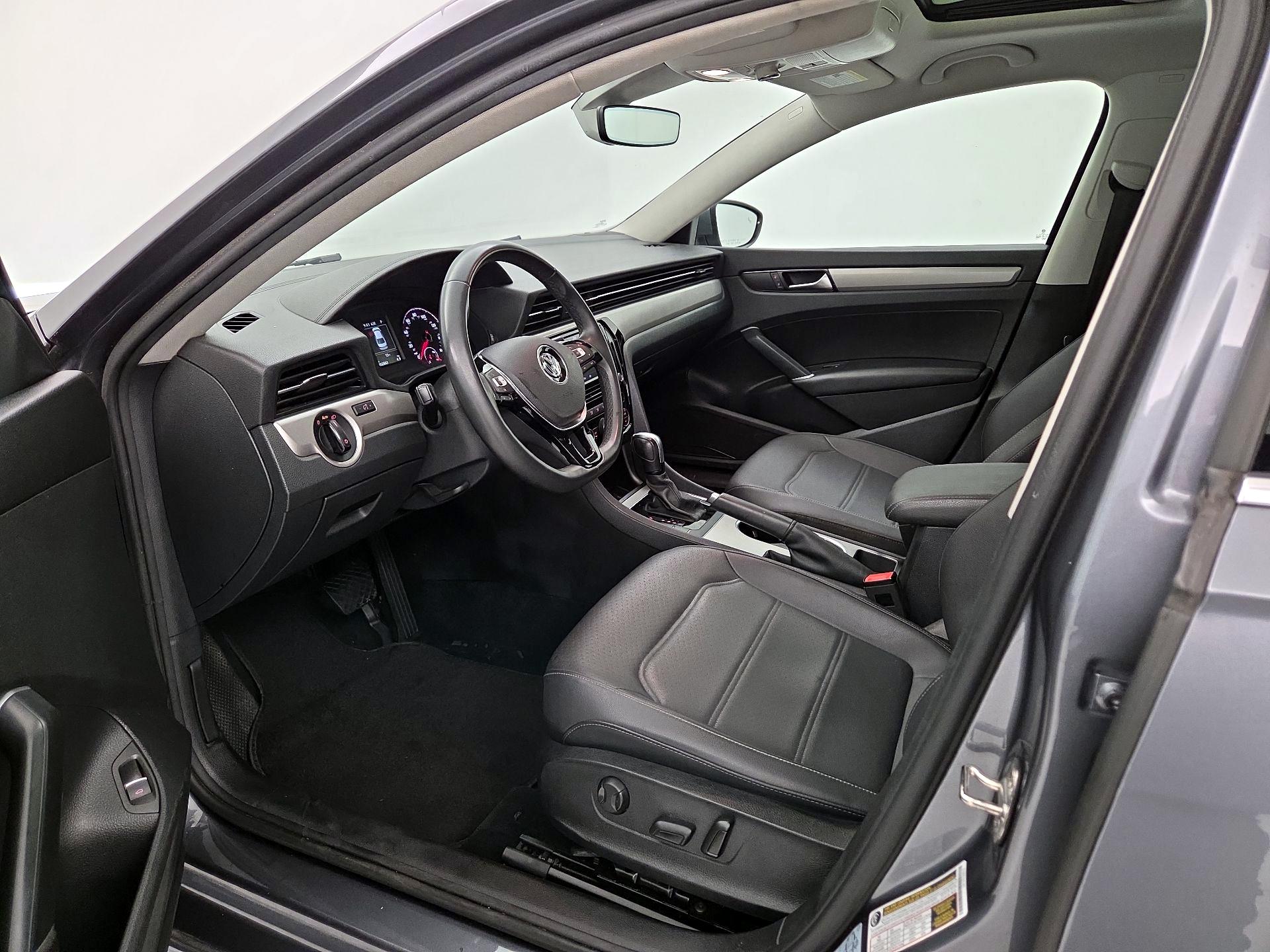 Thumbnail: 2022 Volkswagen Passat - 11