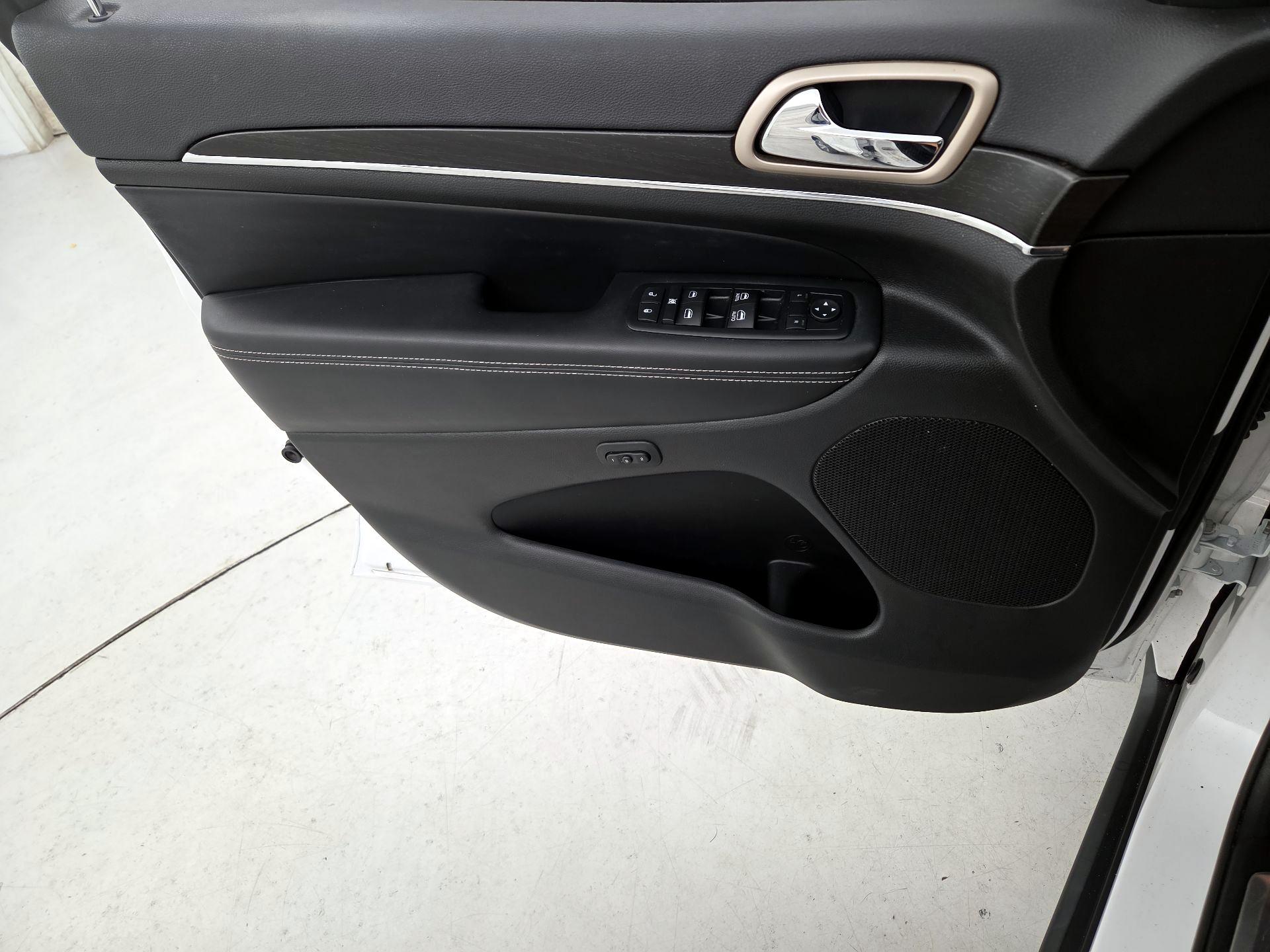Thumbnail: 2014 Jeep Grand Cherokee - 12